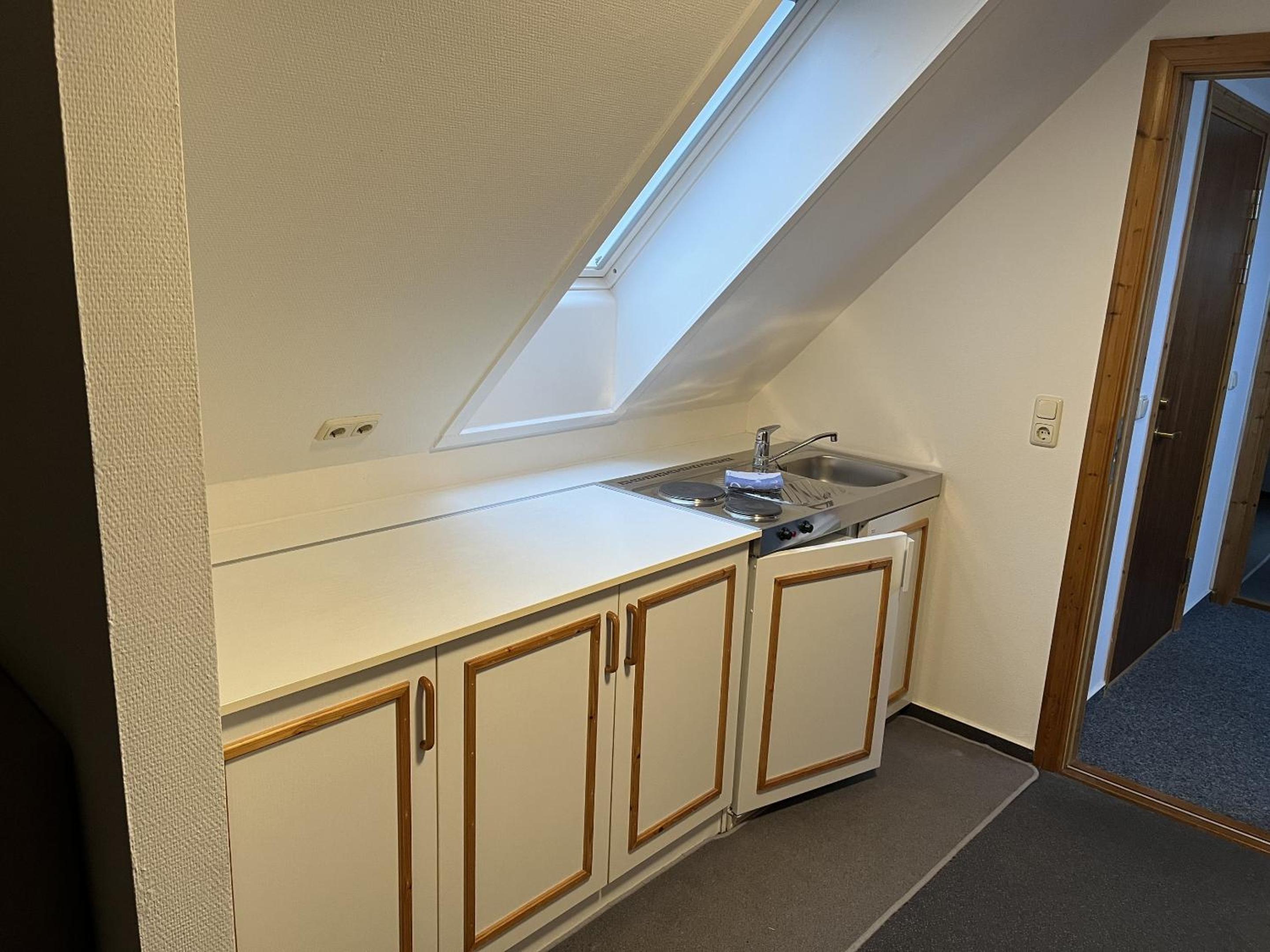 Studio with Balcony - Photo 5