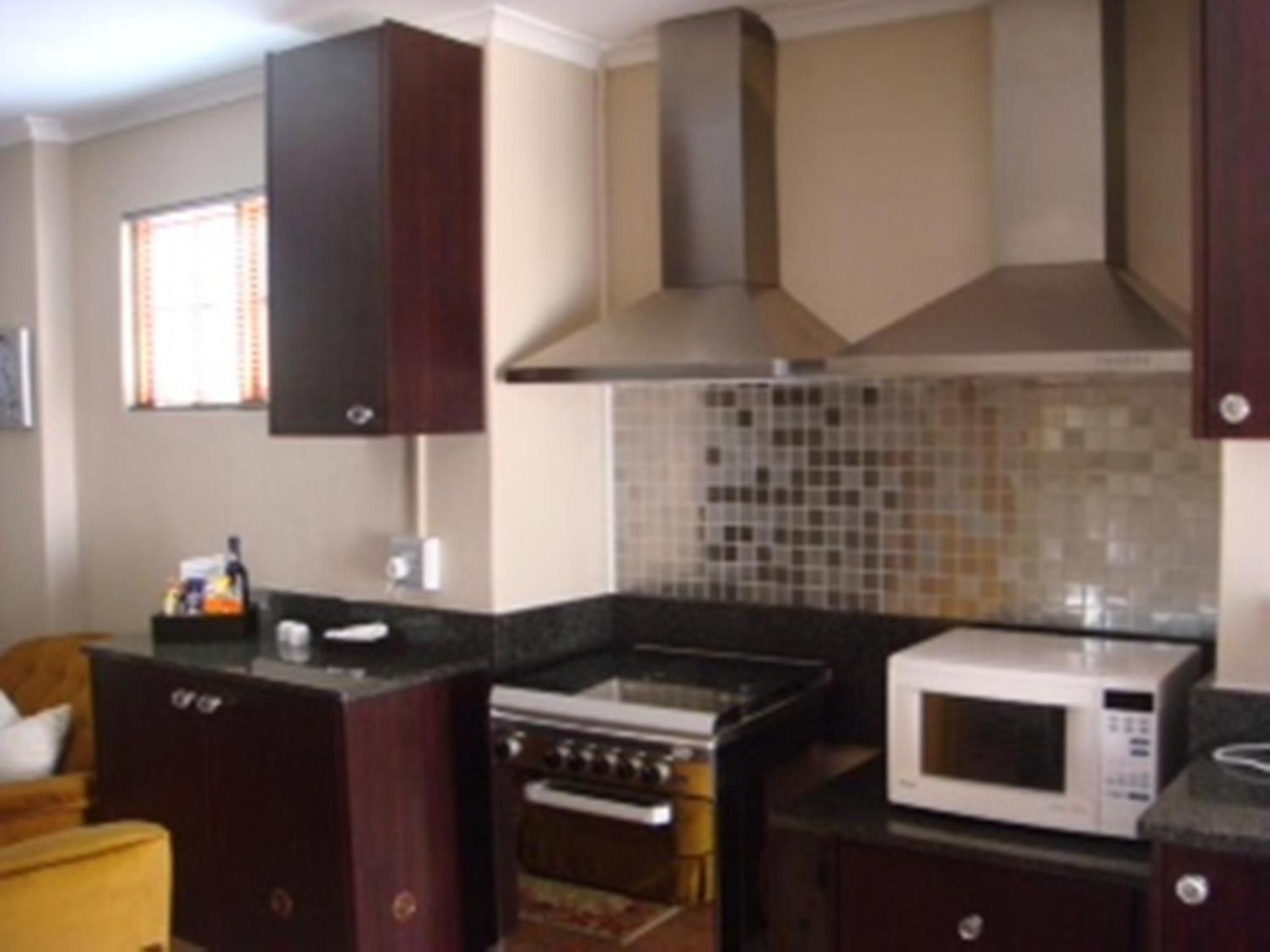 Family Room - Photo 10