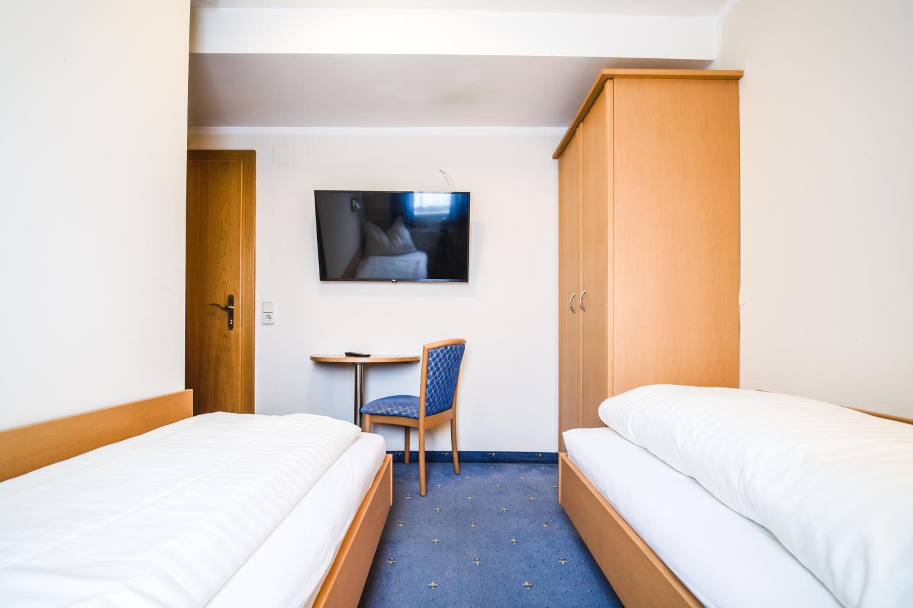 Standard Twin Room photo 3