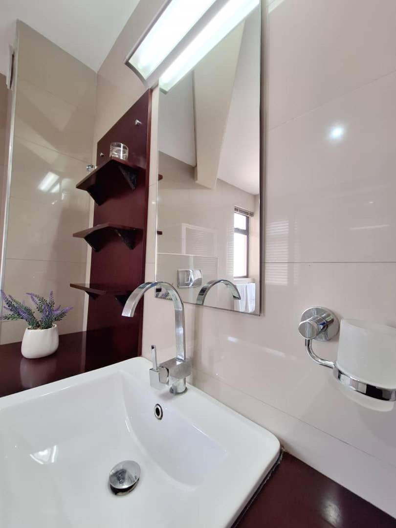 Deluxe Family Suite photo 3