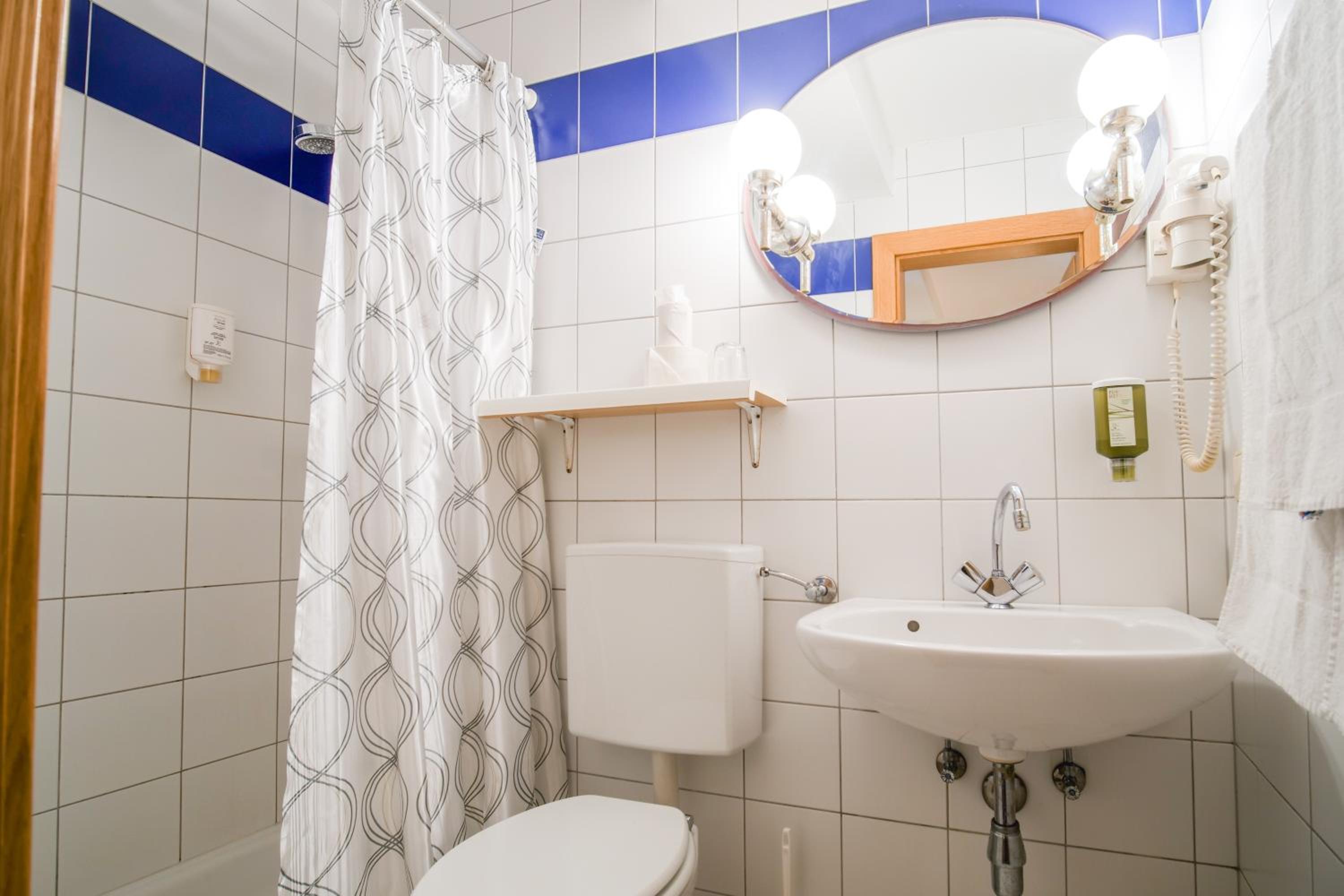 Single Room photo 2