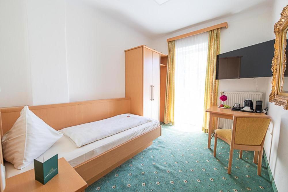Single Room photo 3