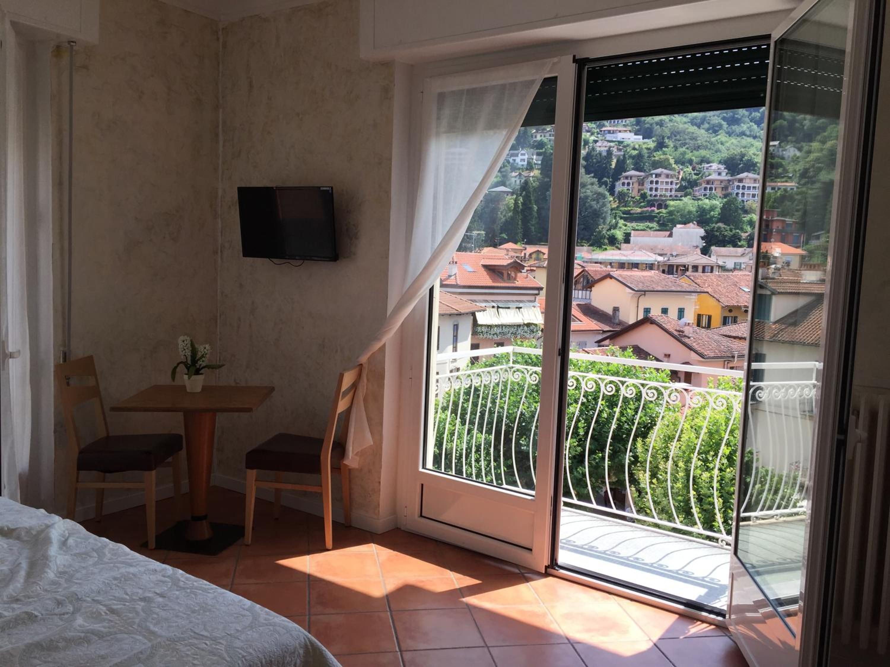 Double Room - Photo 5