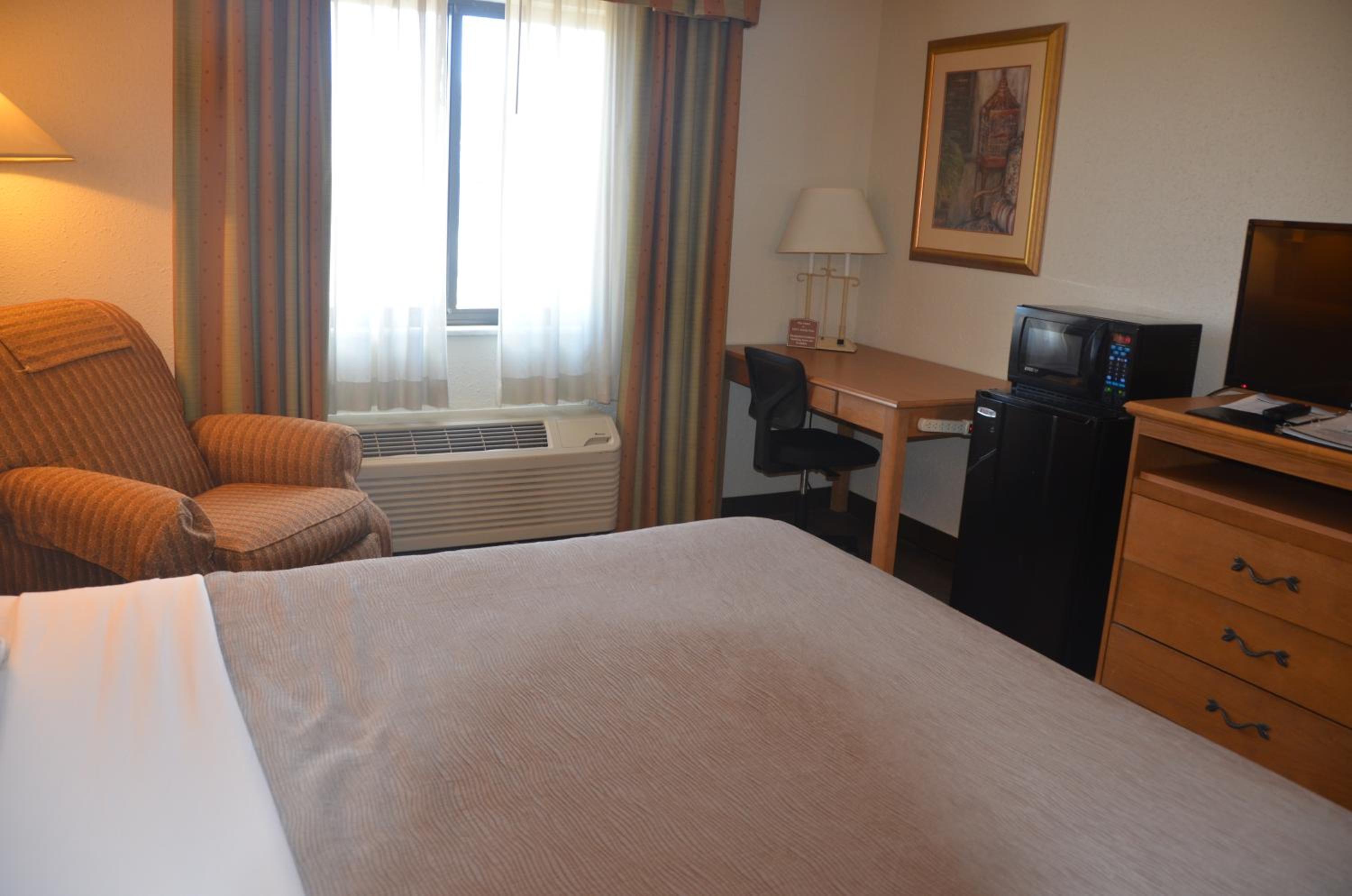 King Room - Accessible/Non-Smoking - Photo 1