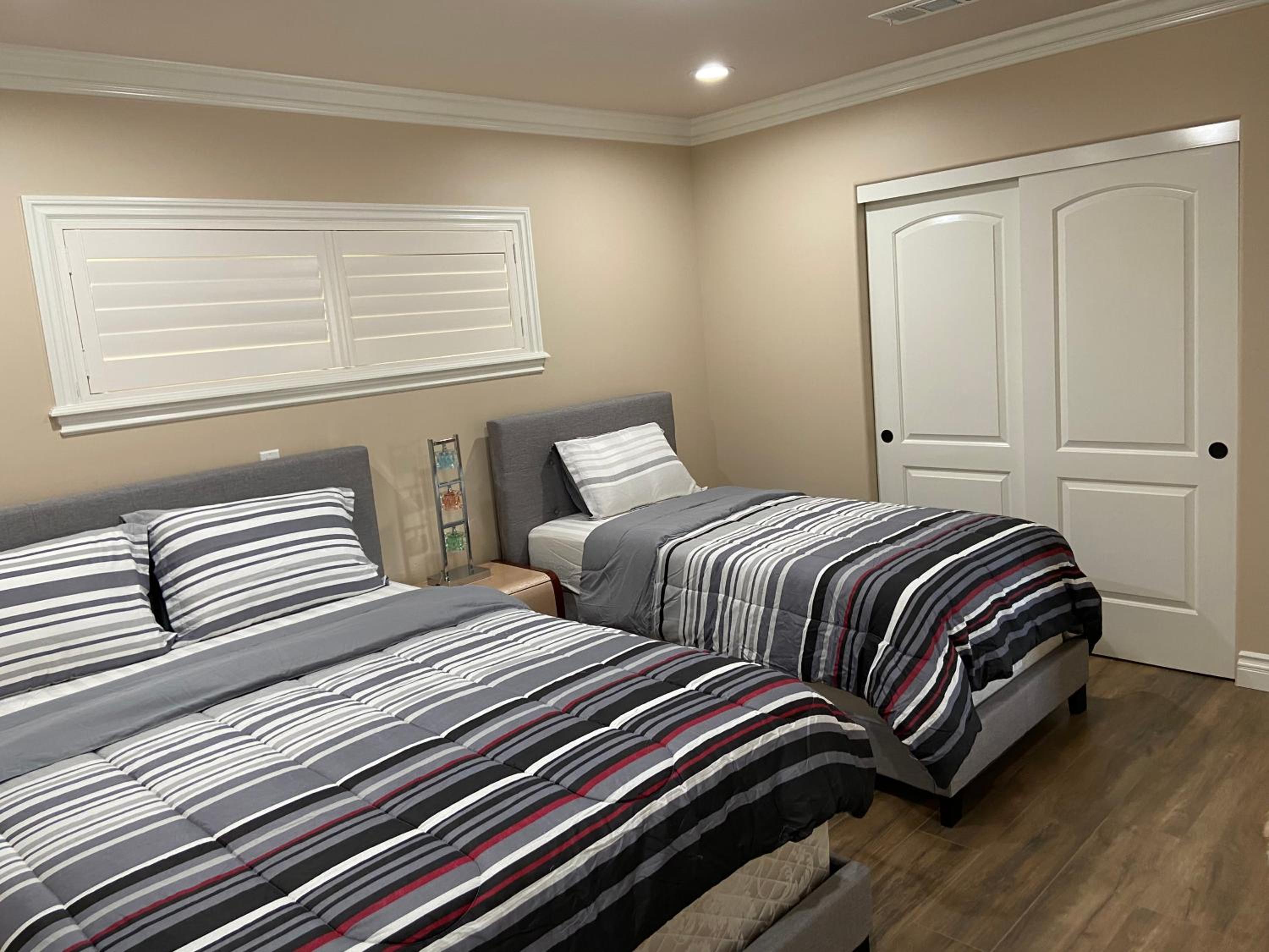 Three-Bedroom House photo 3
