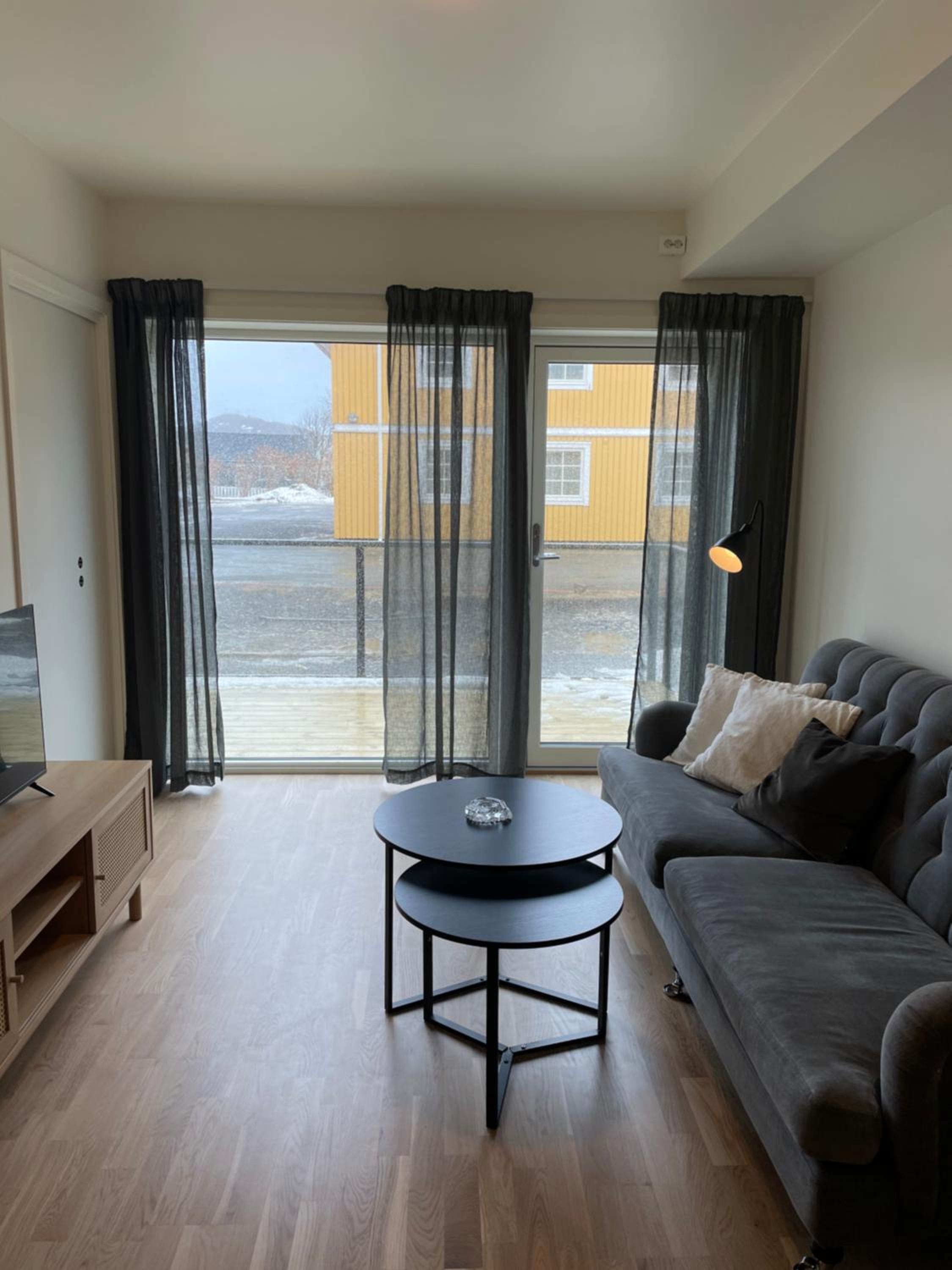 One-Bedroom Apartment photo 3
