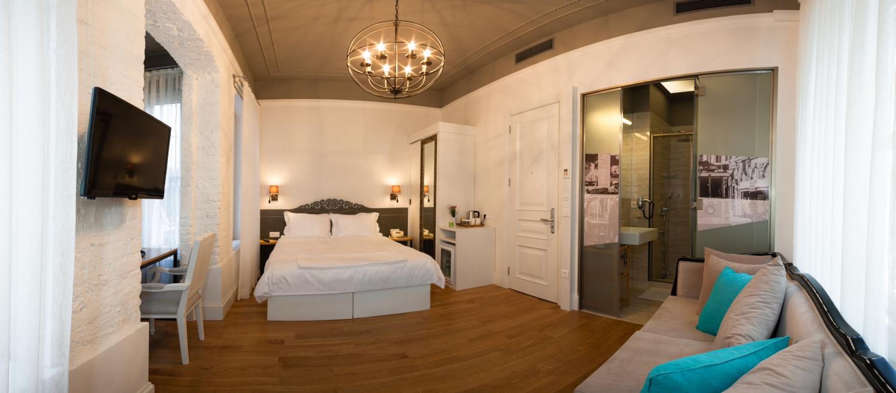 Large Double Room photo 1