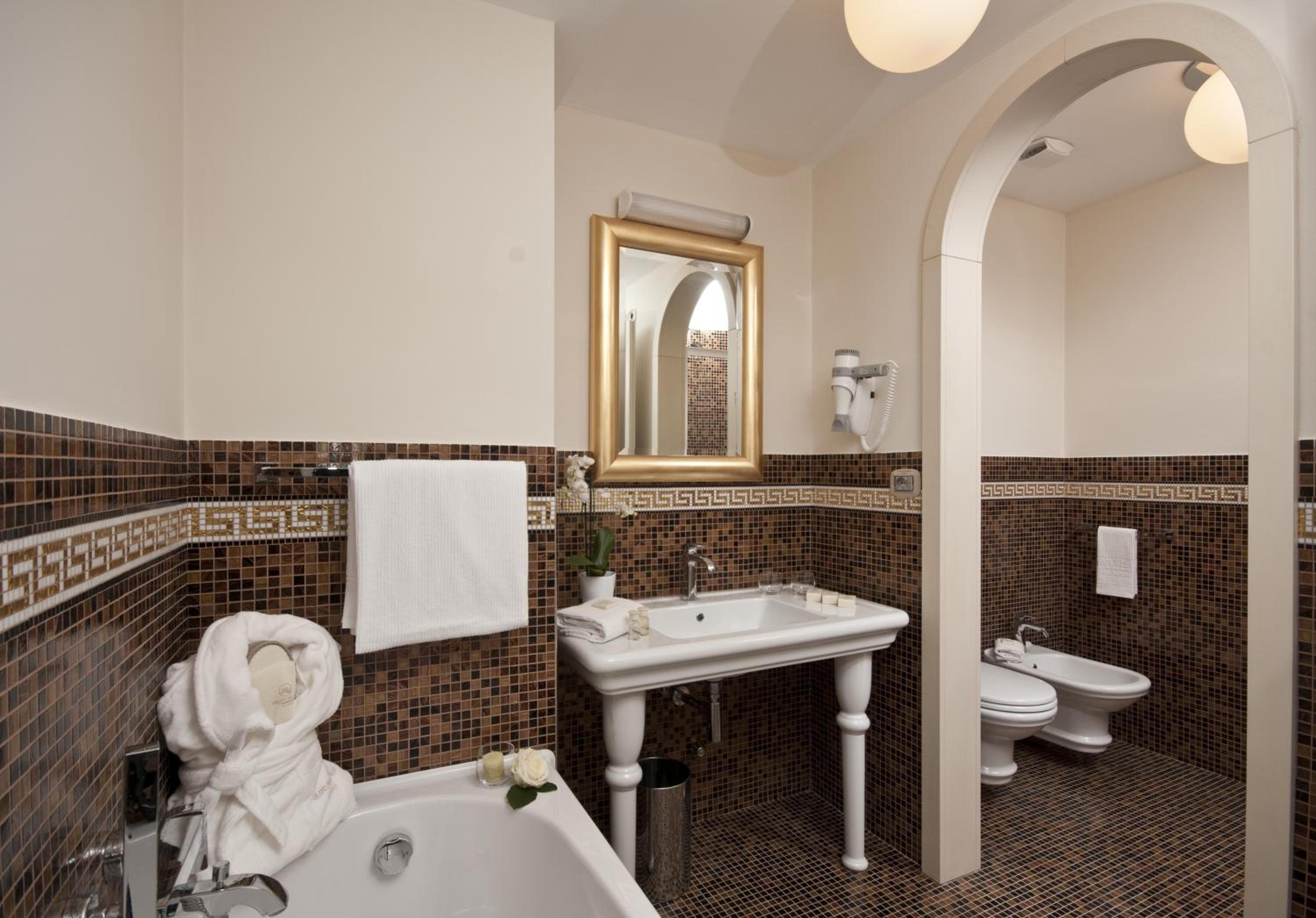 Classic Double Room - Photo 4