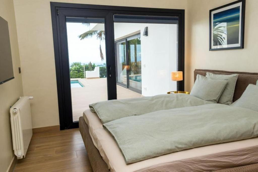 Villa de Tres Habitaciones