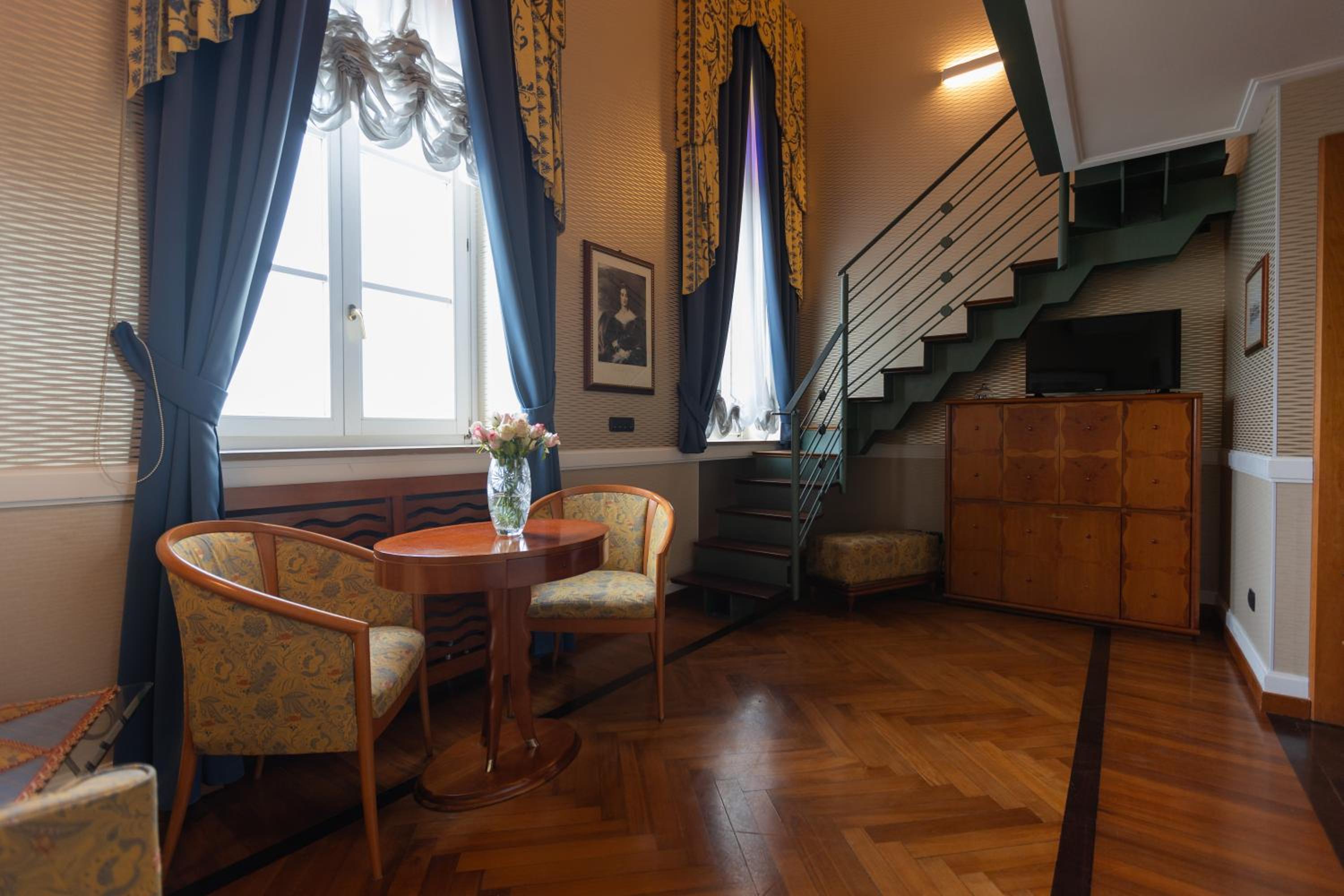 Junior Suite with Sea View - Photo 15