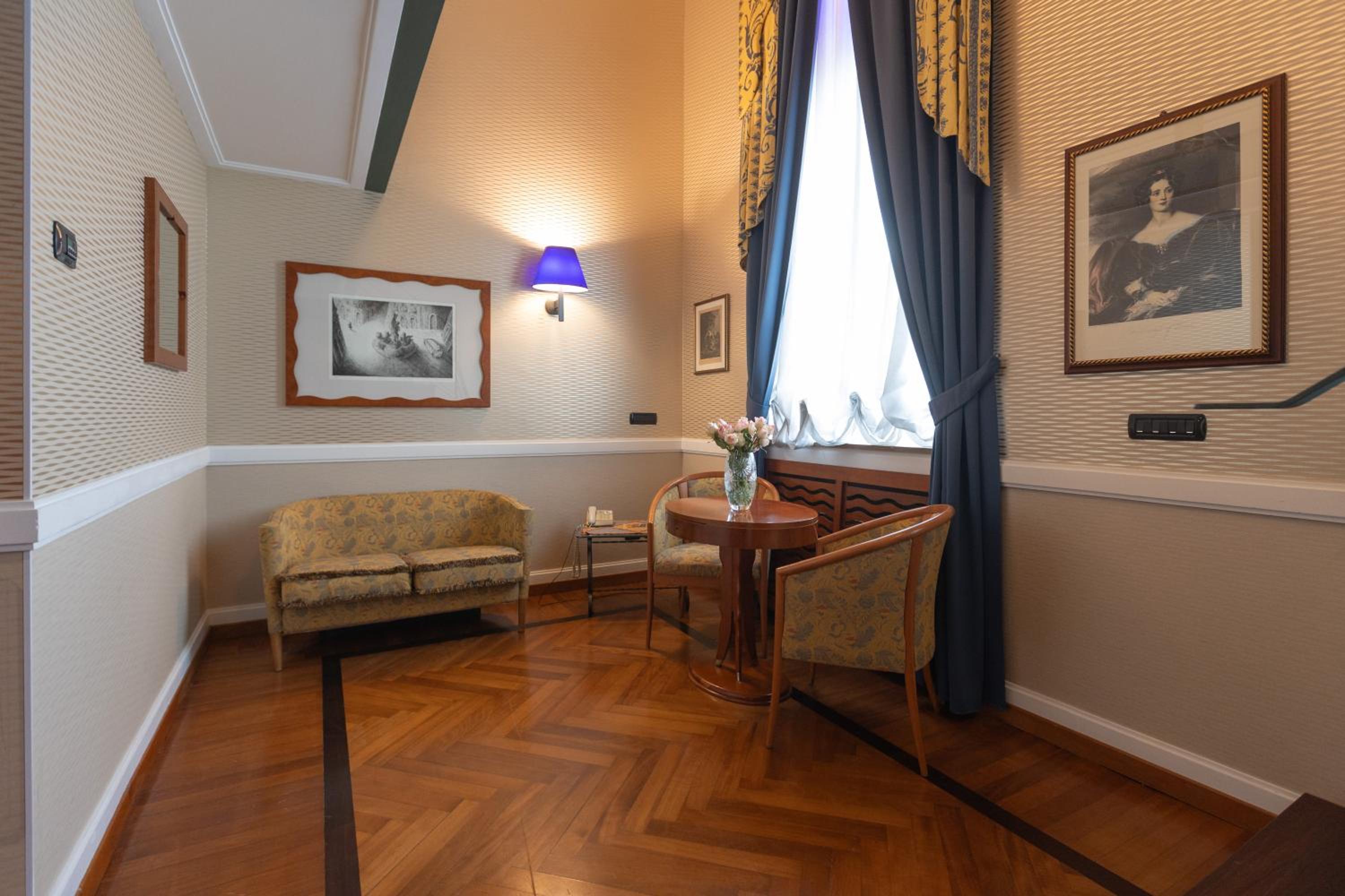Junior Suite with Sea View - Photo 19