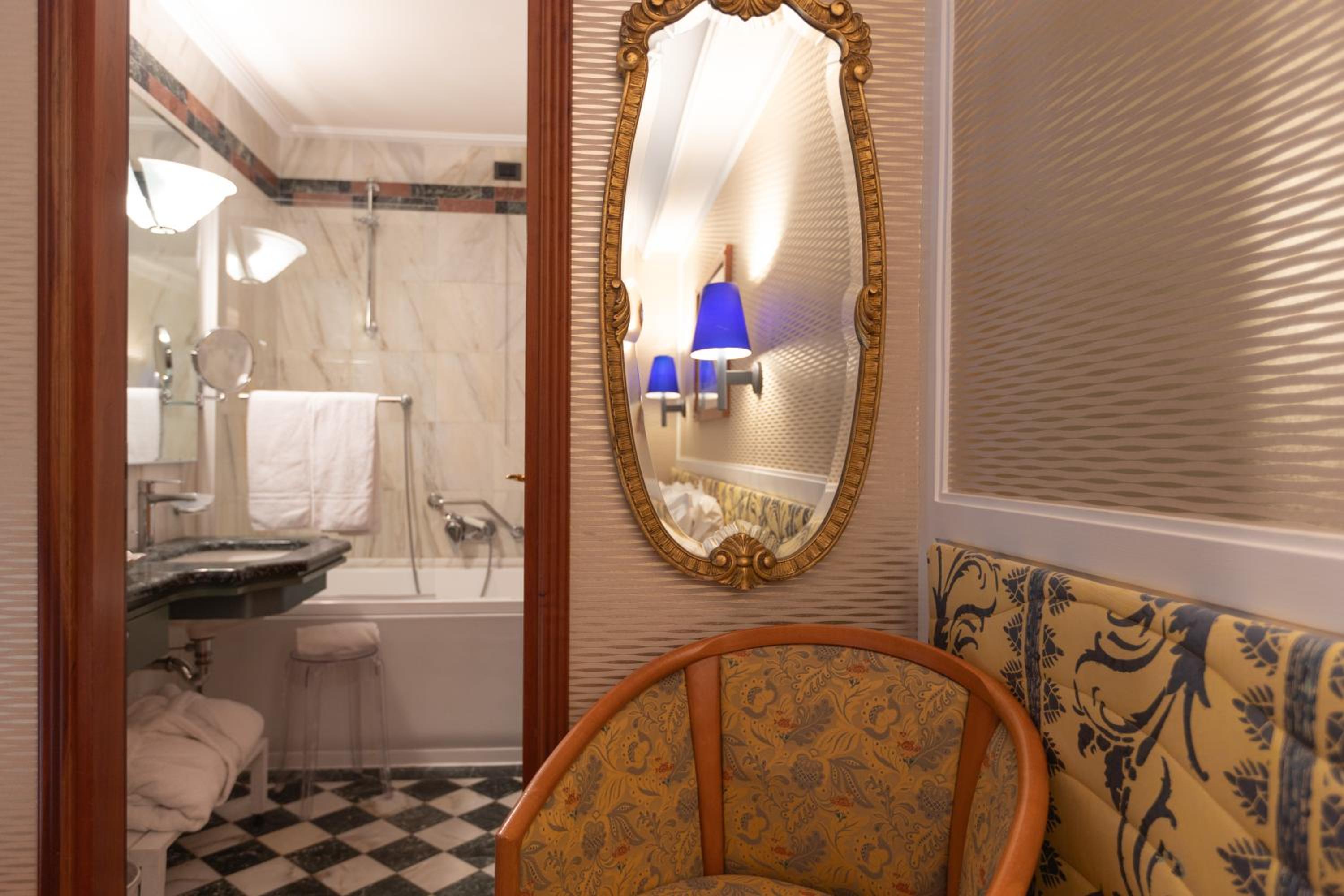Junior Suite with Sea View - Photo 13