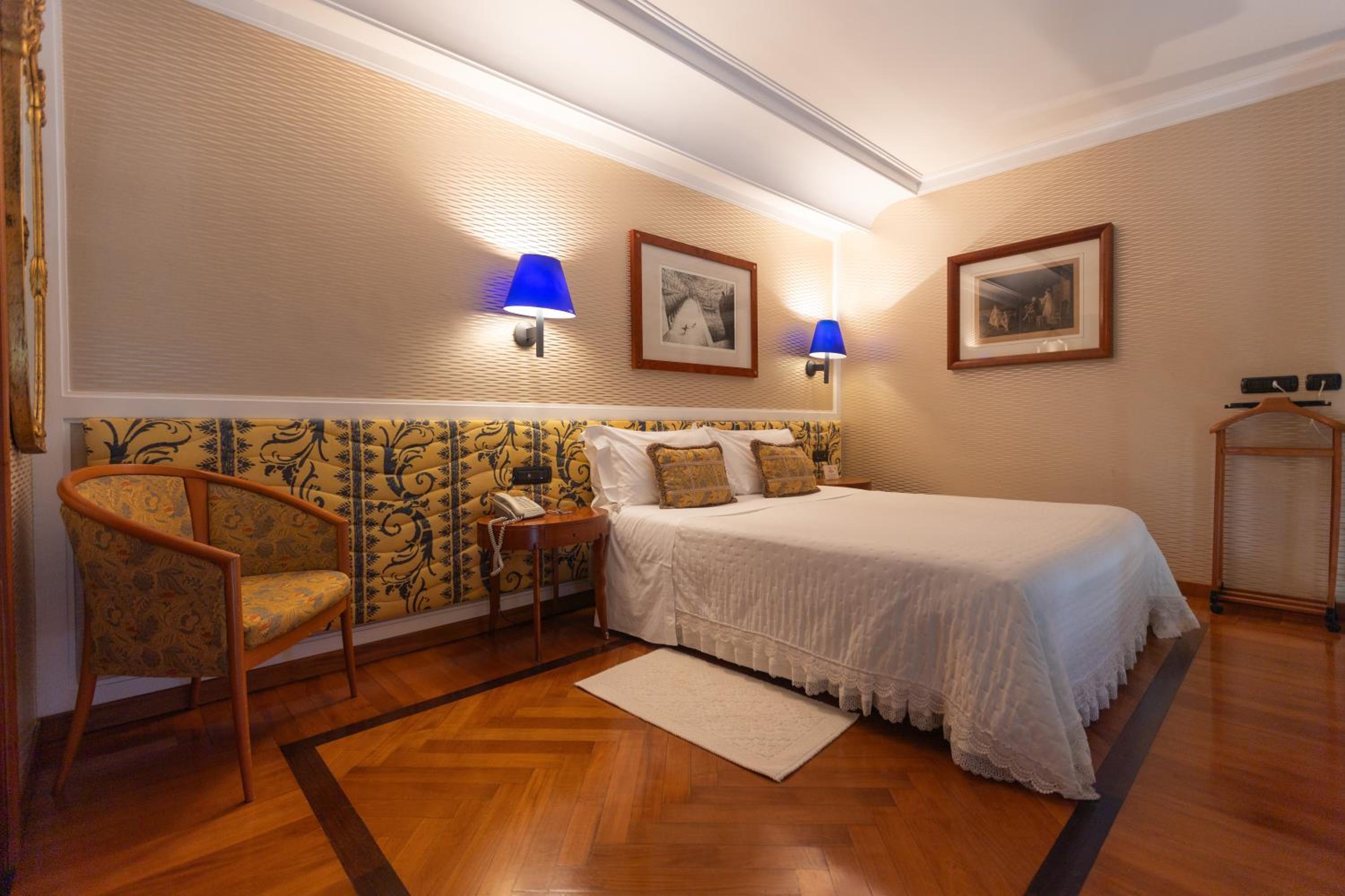 Junior Suite with Sea View - Photo 18