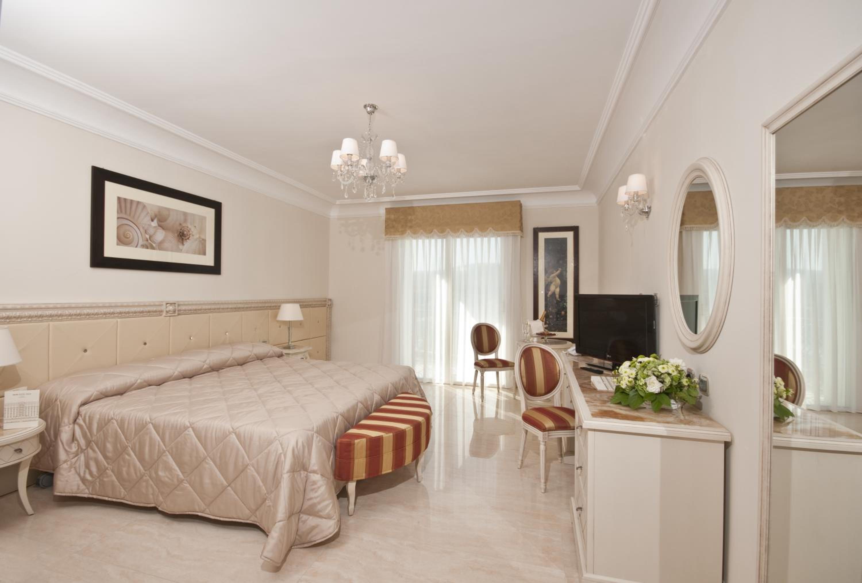 Classic Double Room - Photo 2