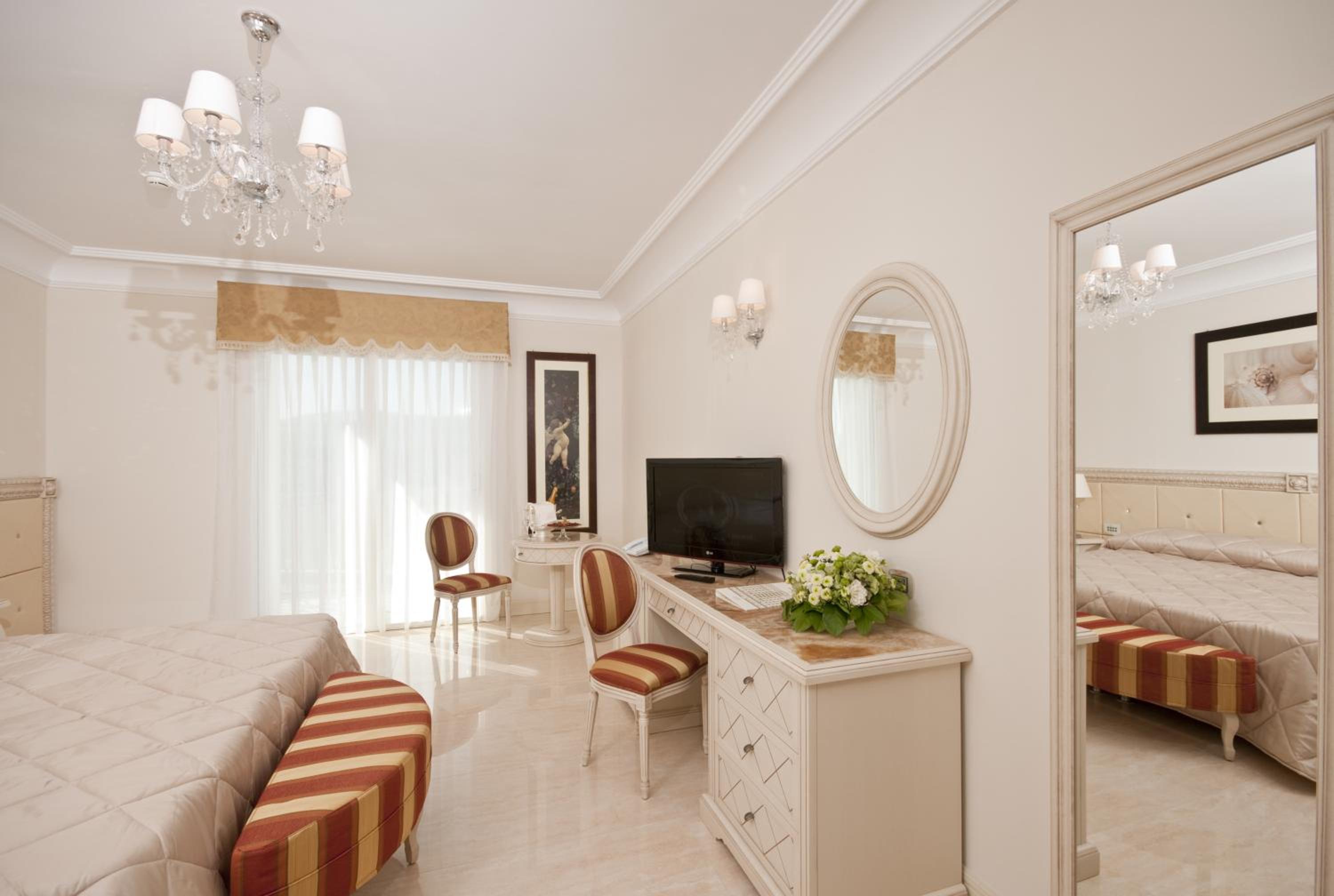 Classic Double Room - Photo 1