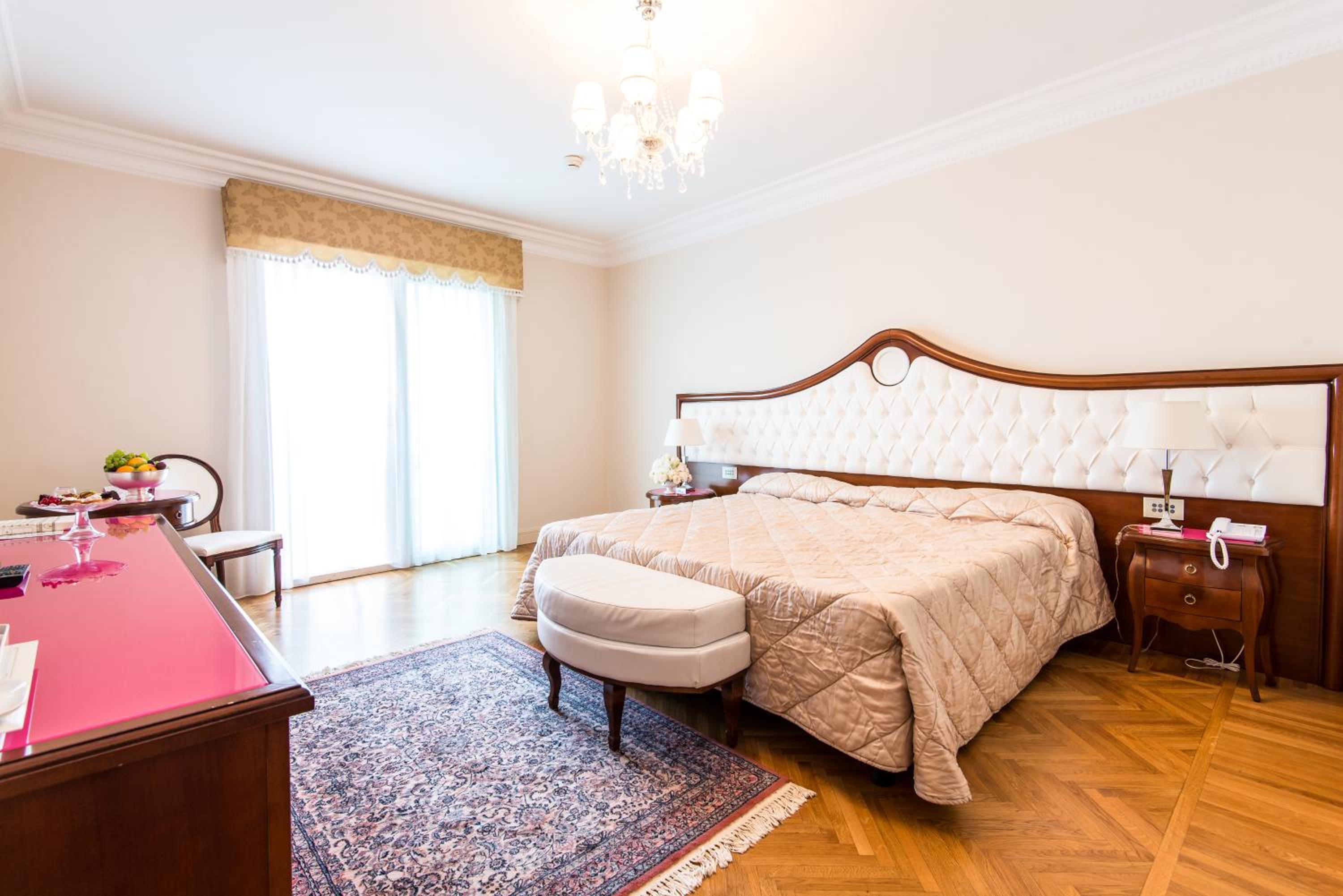 Deluxe Double Room - Photo 5