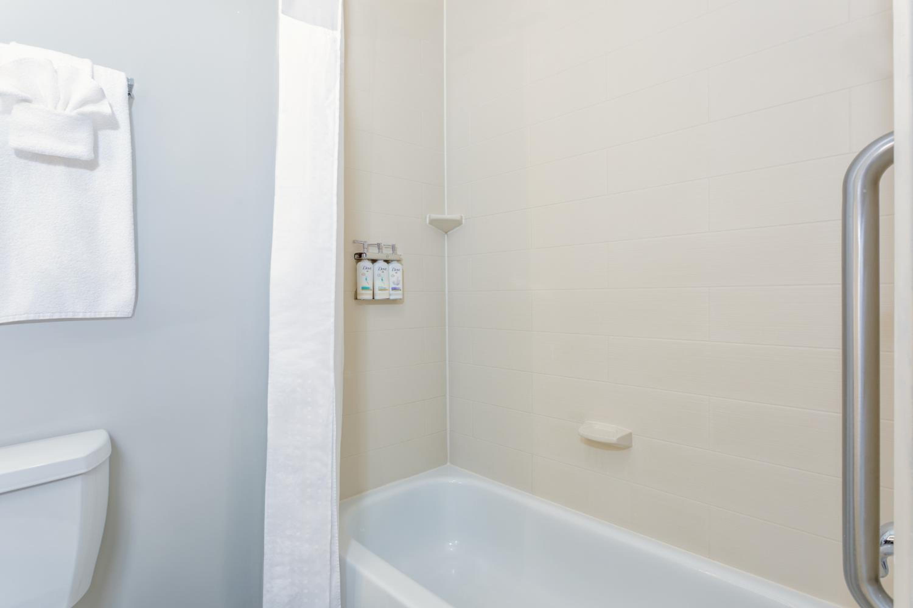 Standard King Room - Photo 6