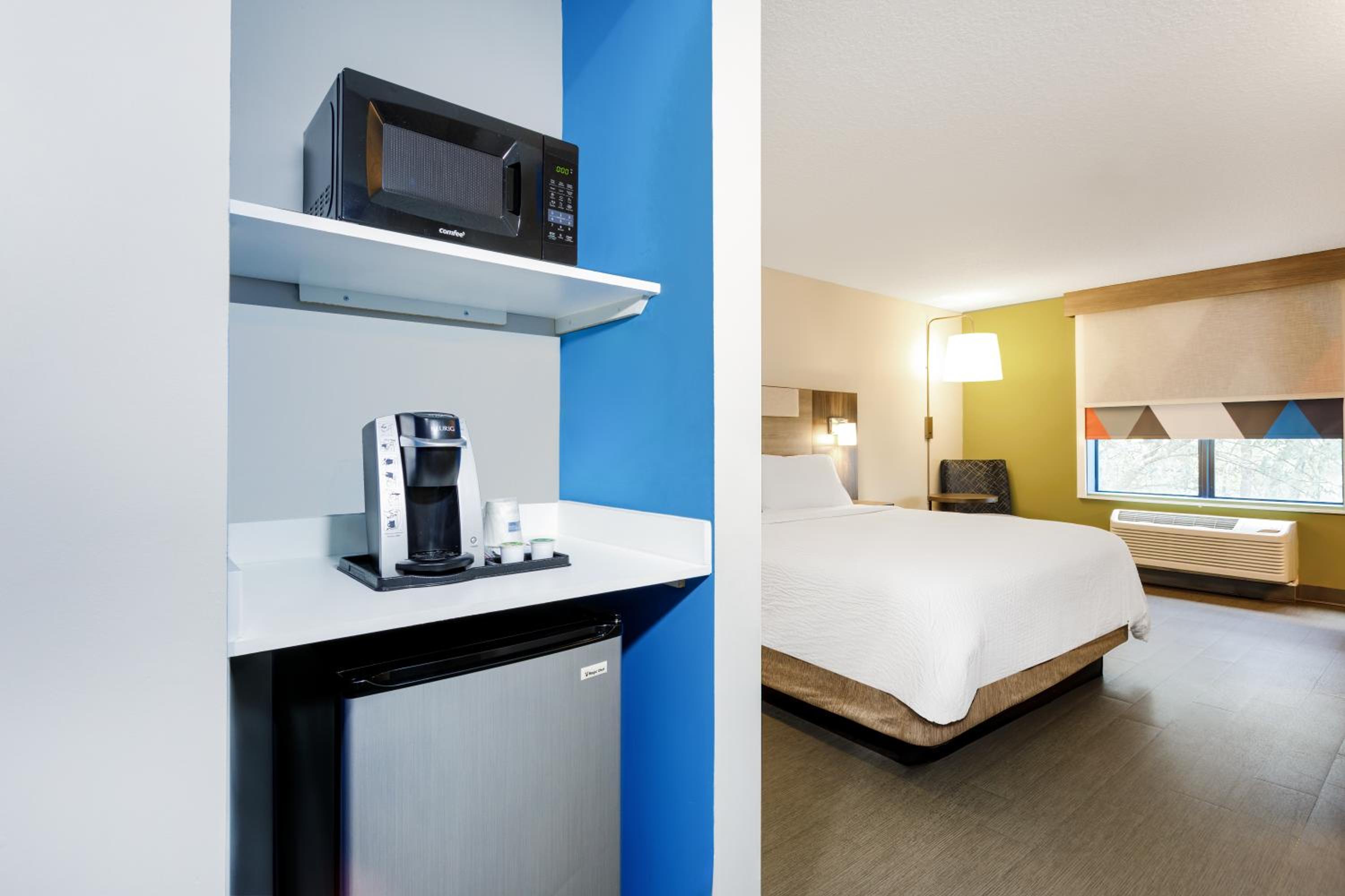Standard King Room - Photo 2