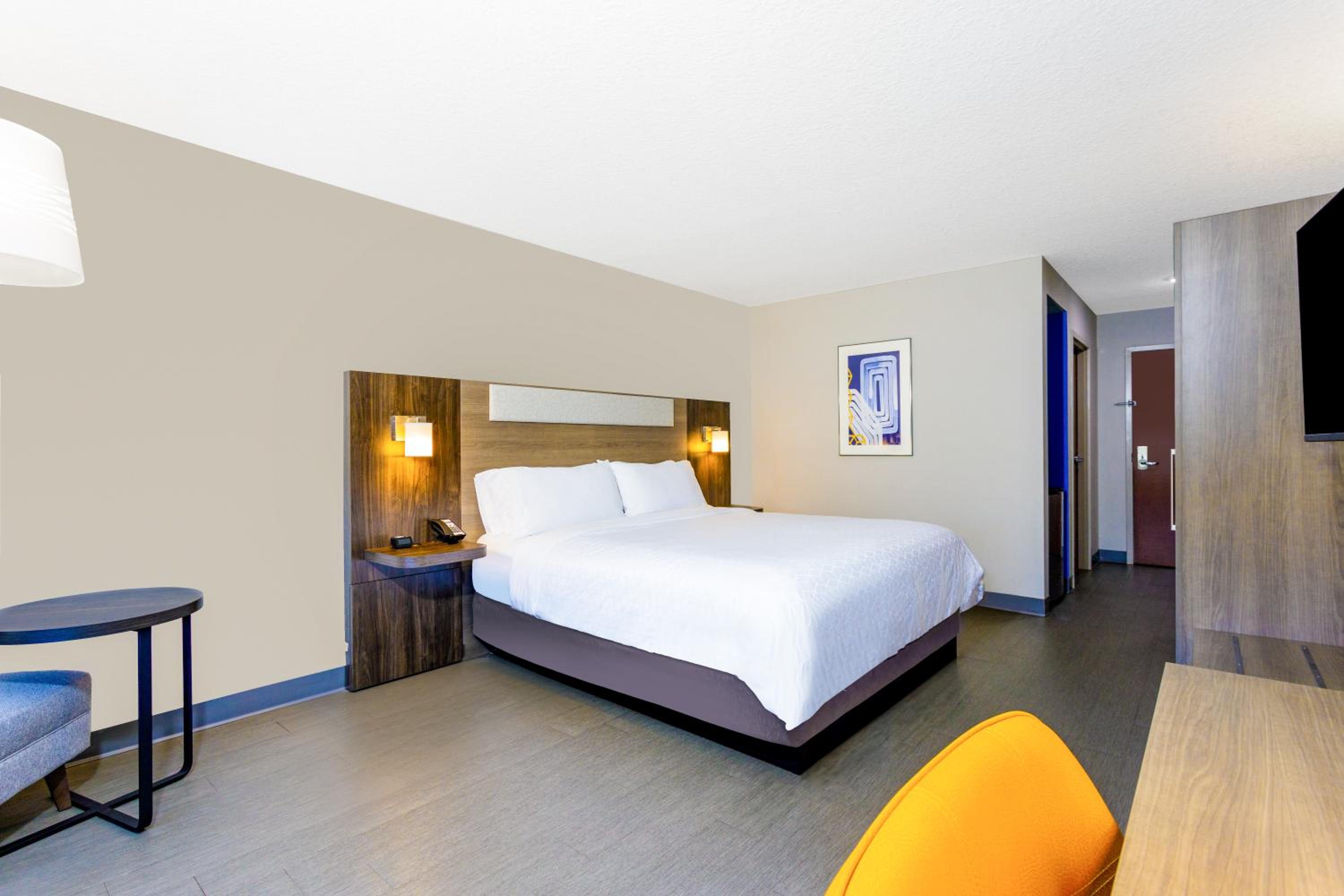 Standard King Room - Photo 1