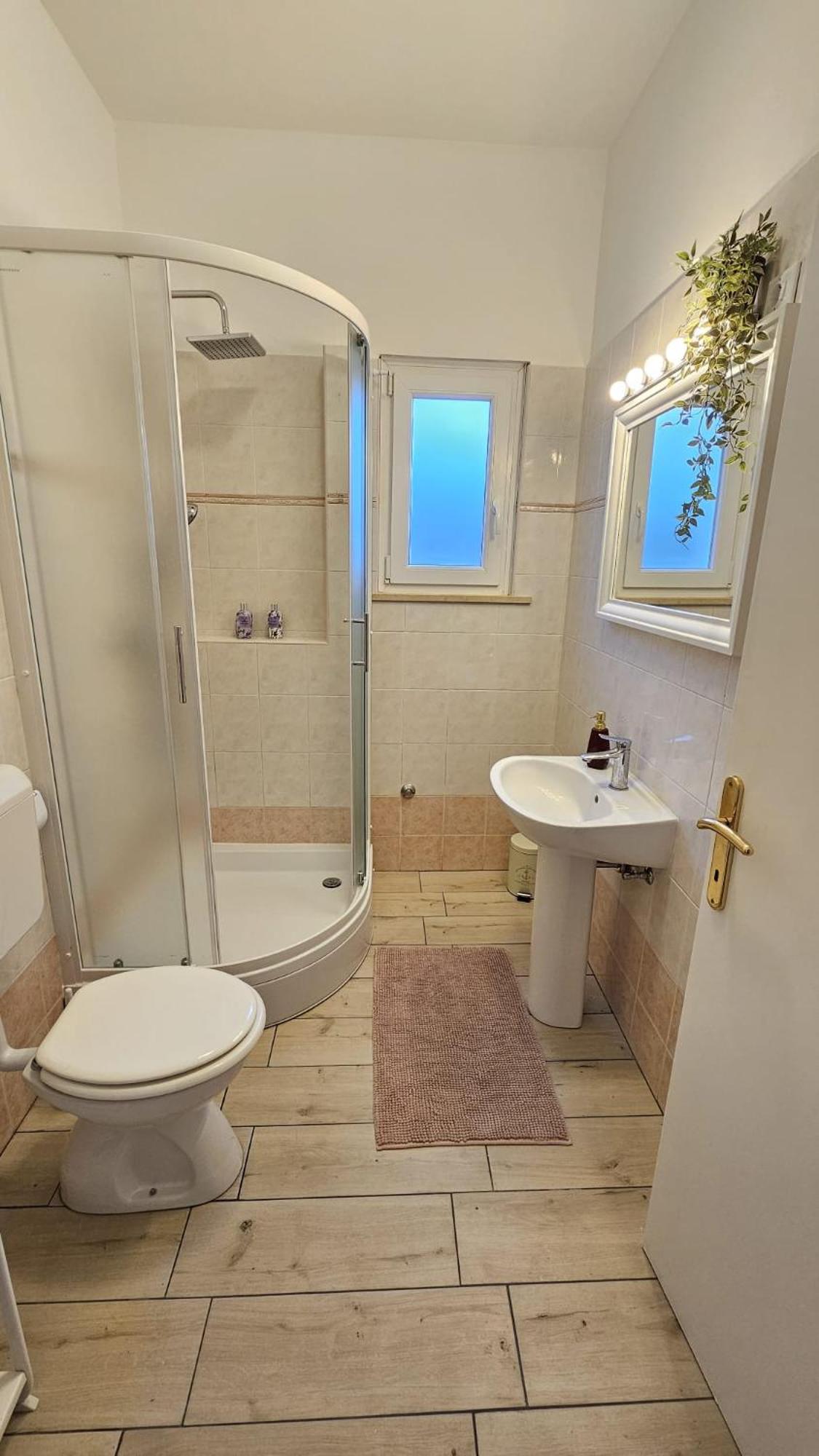 One-Bedroom Apartment - Photo 21