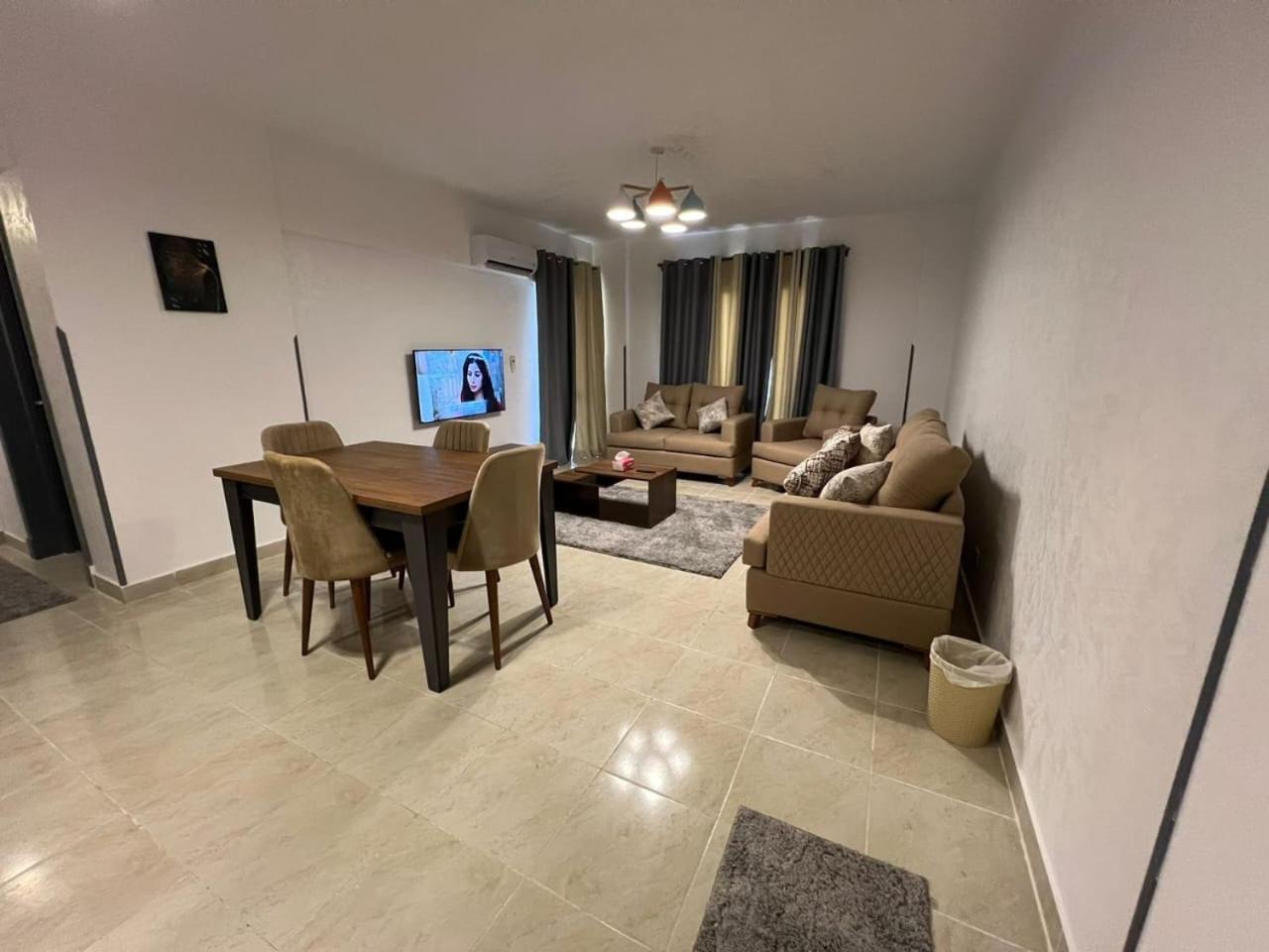 One-Bedroom Apartment photo 3