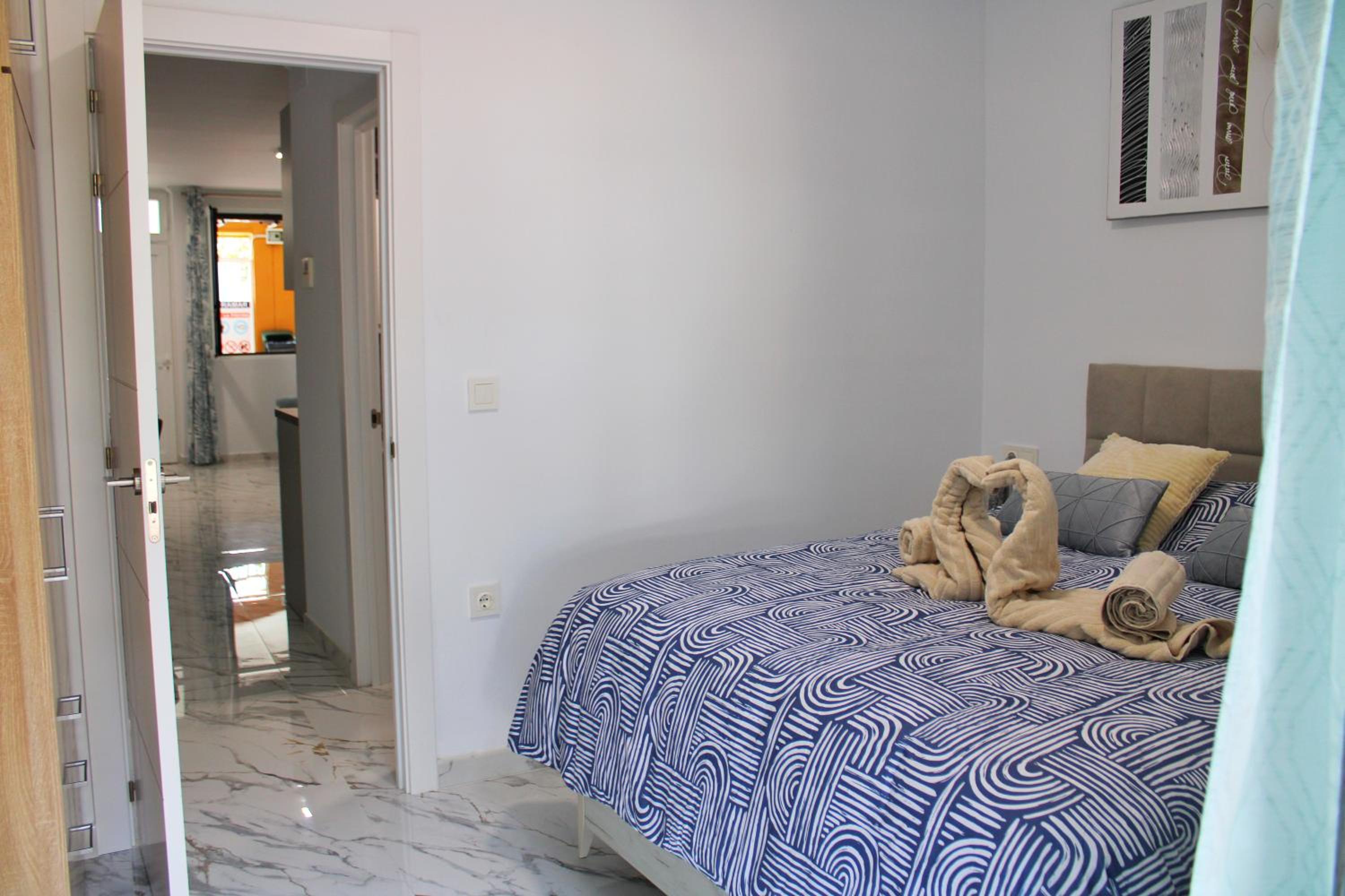 One-Bedroom Apartment photo 3