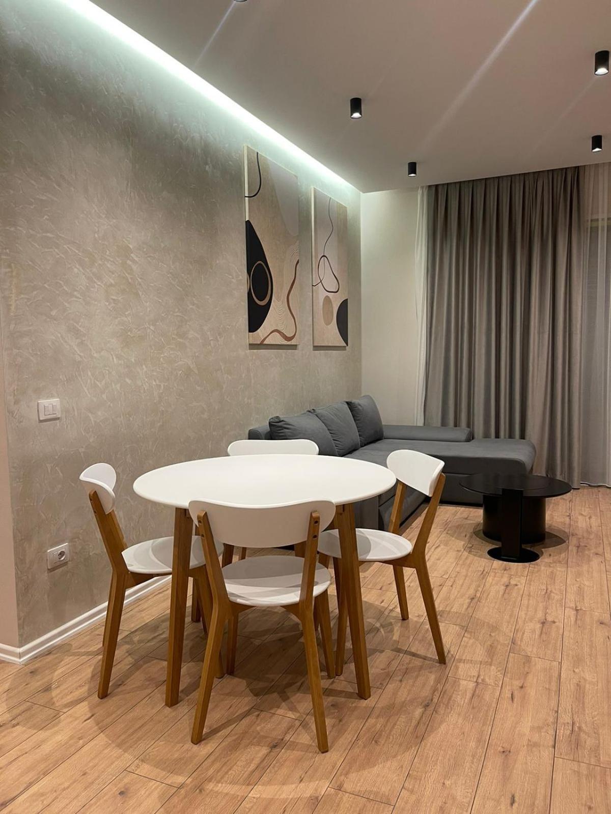 Apartment photo 1