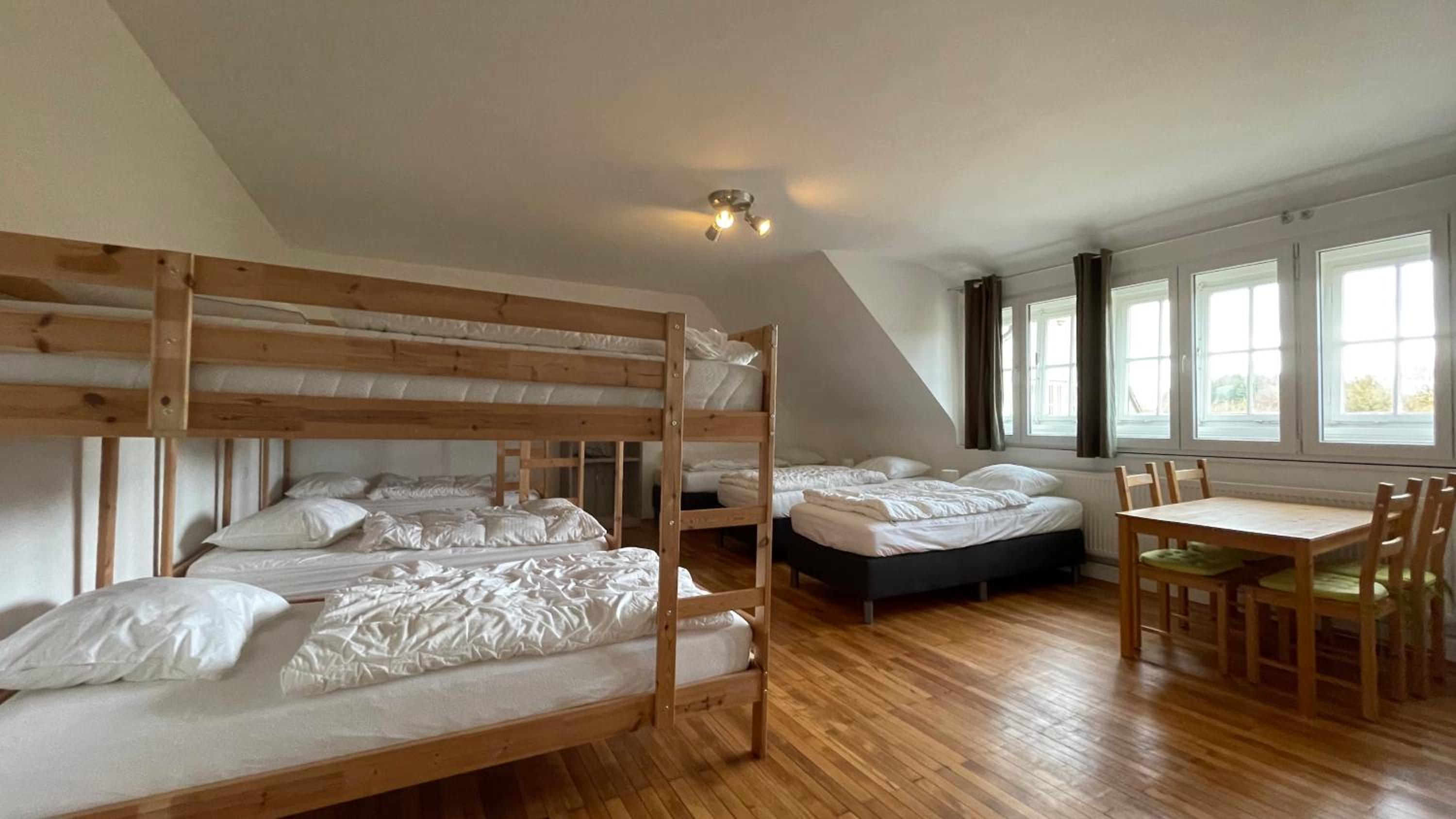 Mixed Dormitory Room photo 1