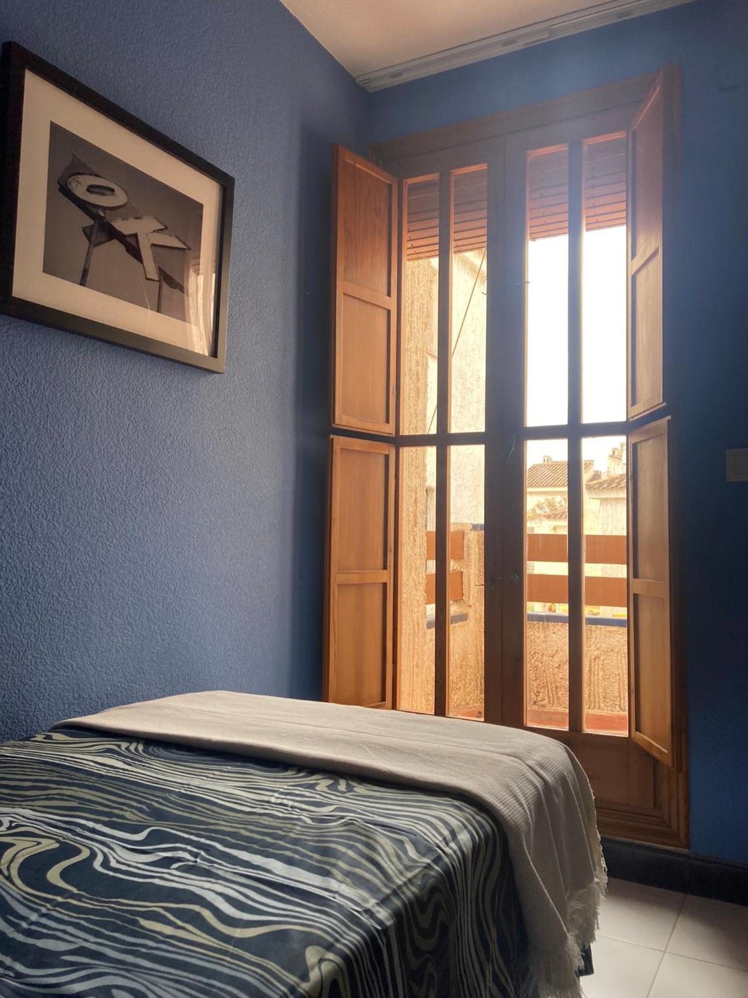 Three-Bedroom House photo 3