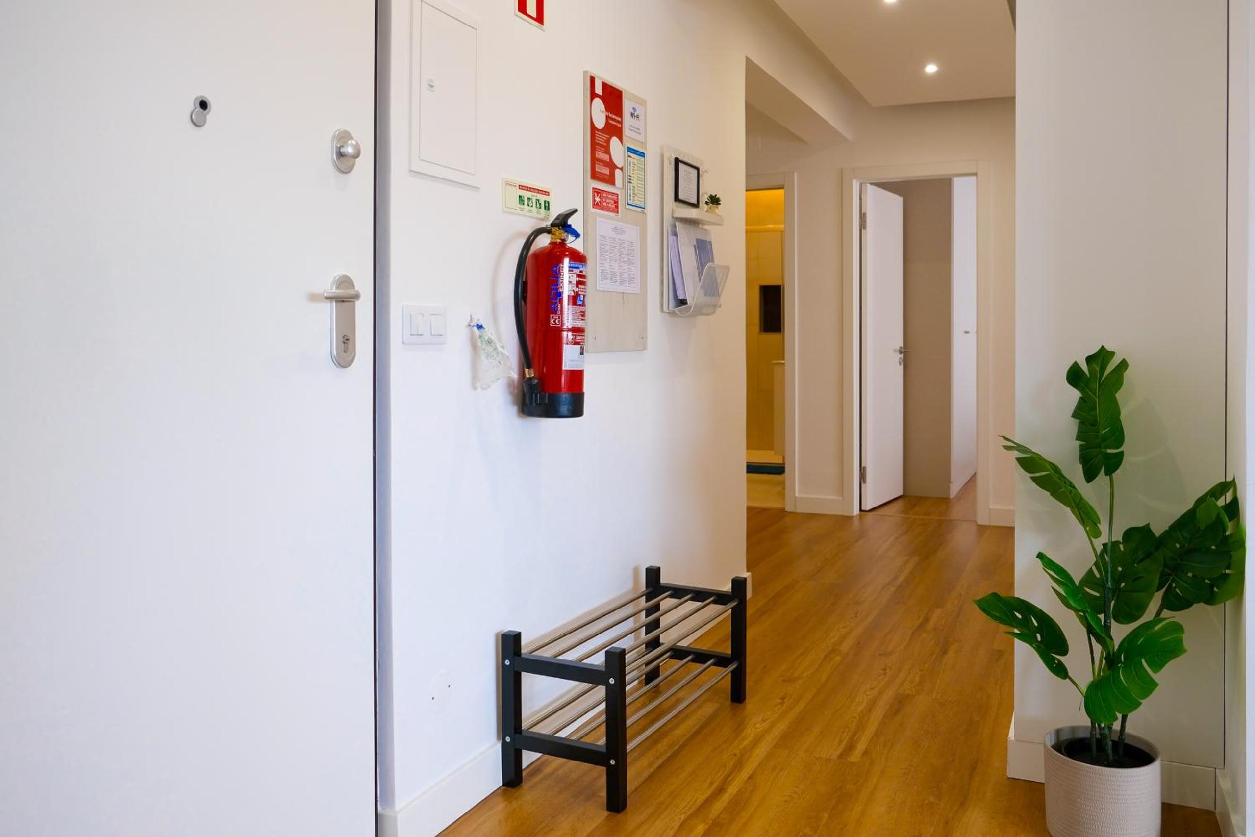 Apartment with Mountain View photo 3