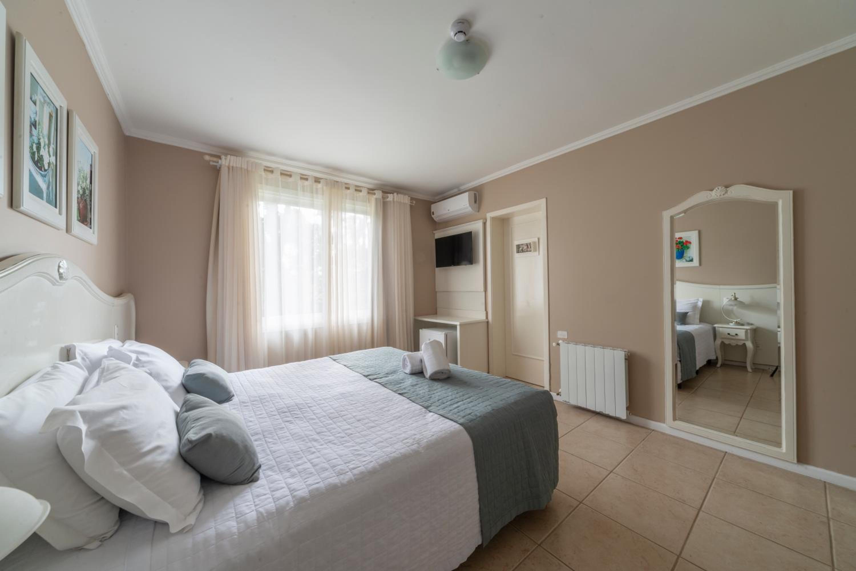 Economy Double Room photo 3
