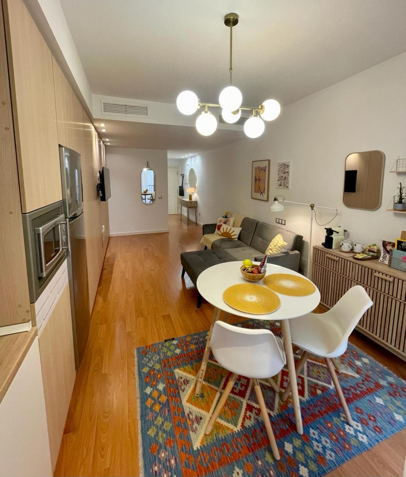 One-Bedroom Apartment photo 2