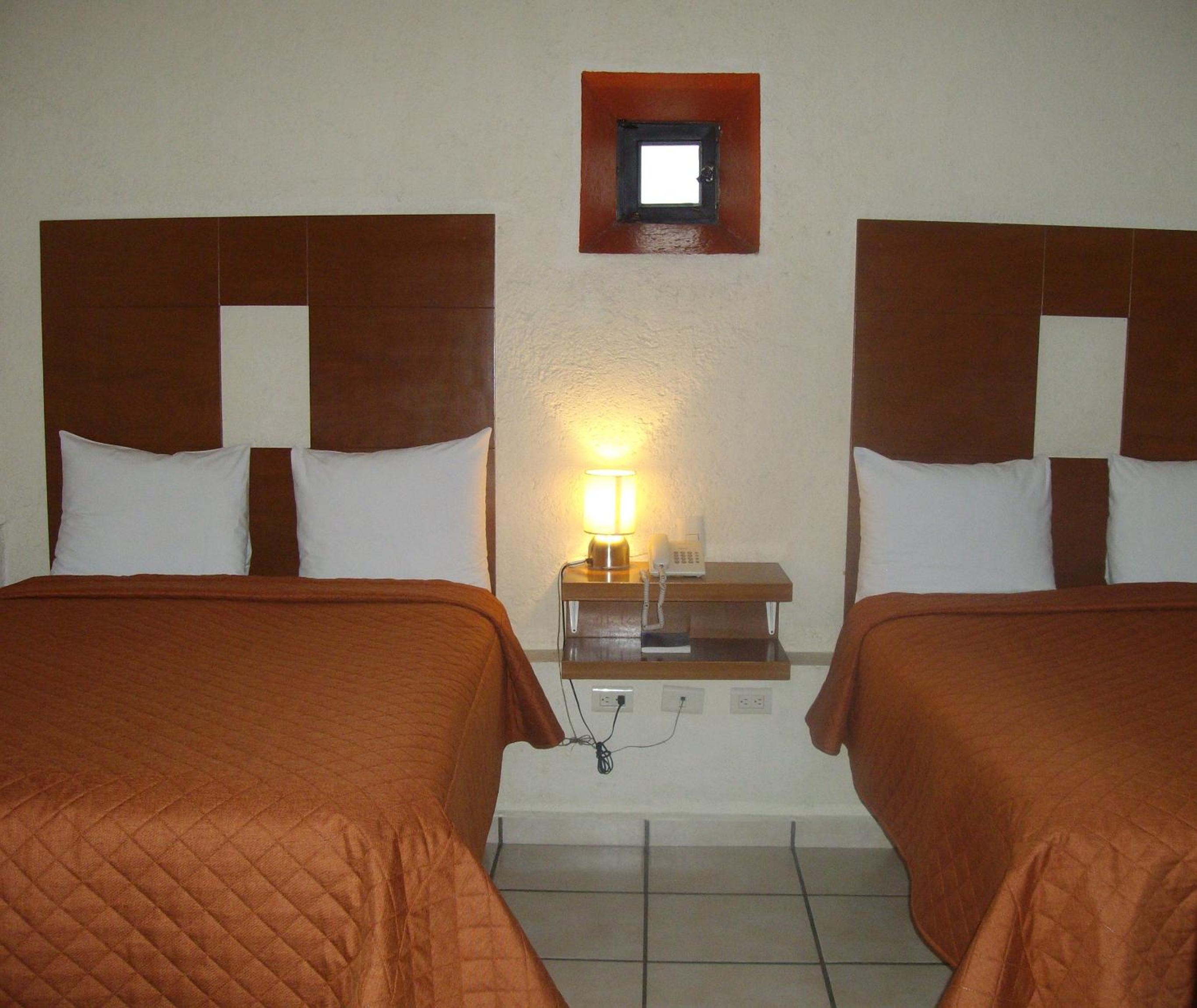 Standard Twin Room photo 3