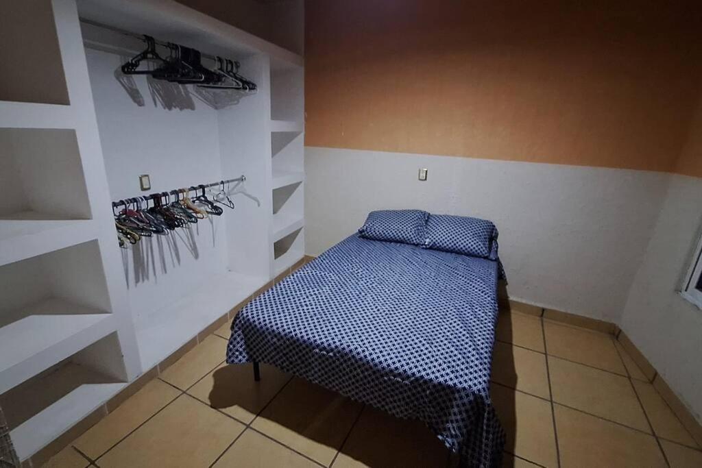 One-Bedroom House photo 1