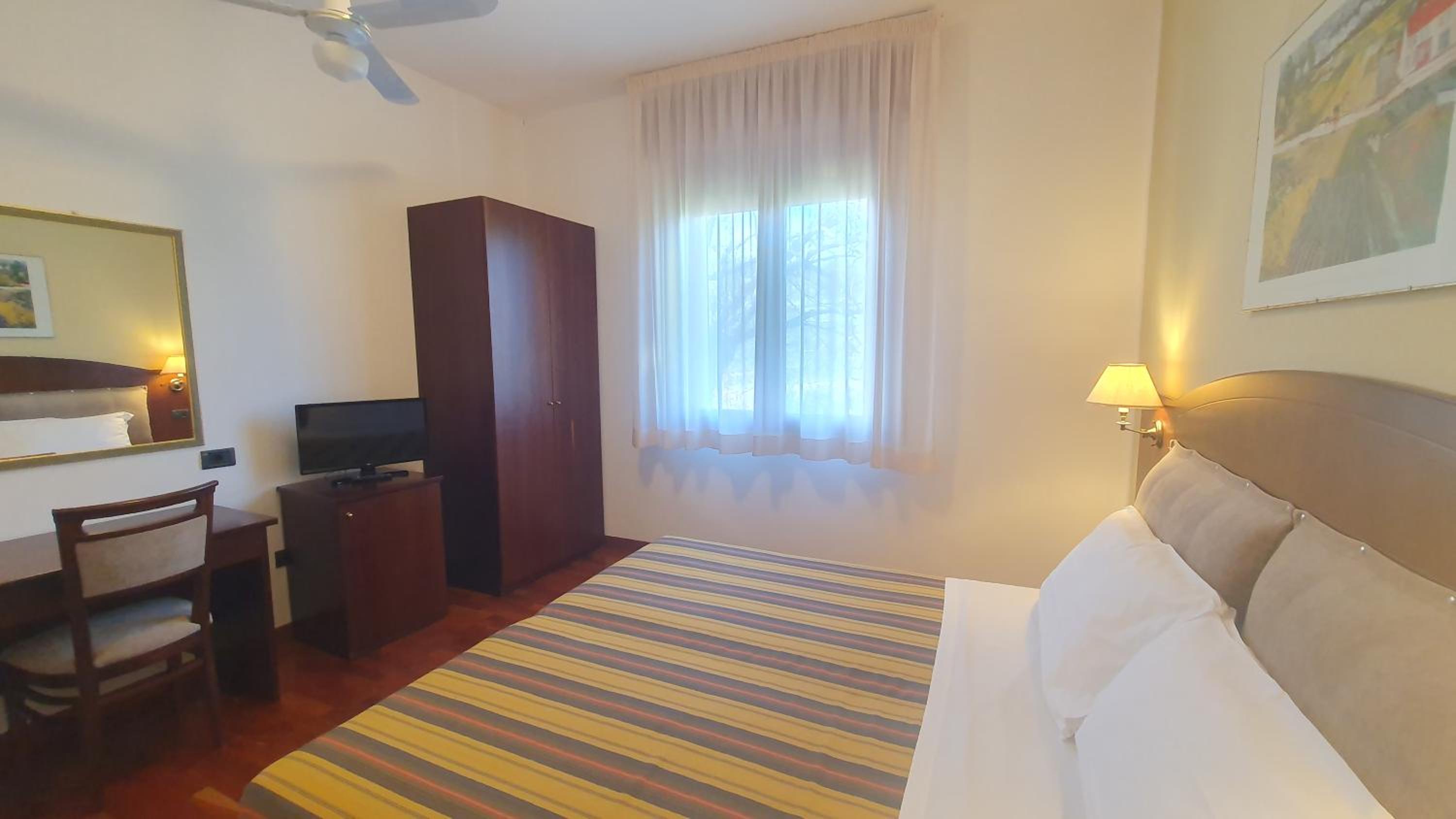 Double or Twin Room with Bathroom photo 3