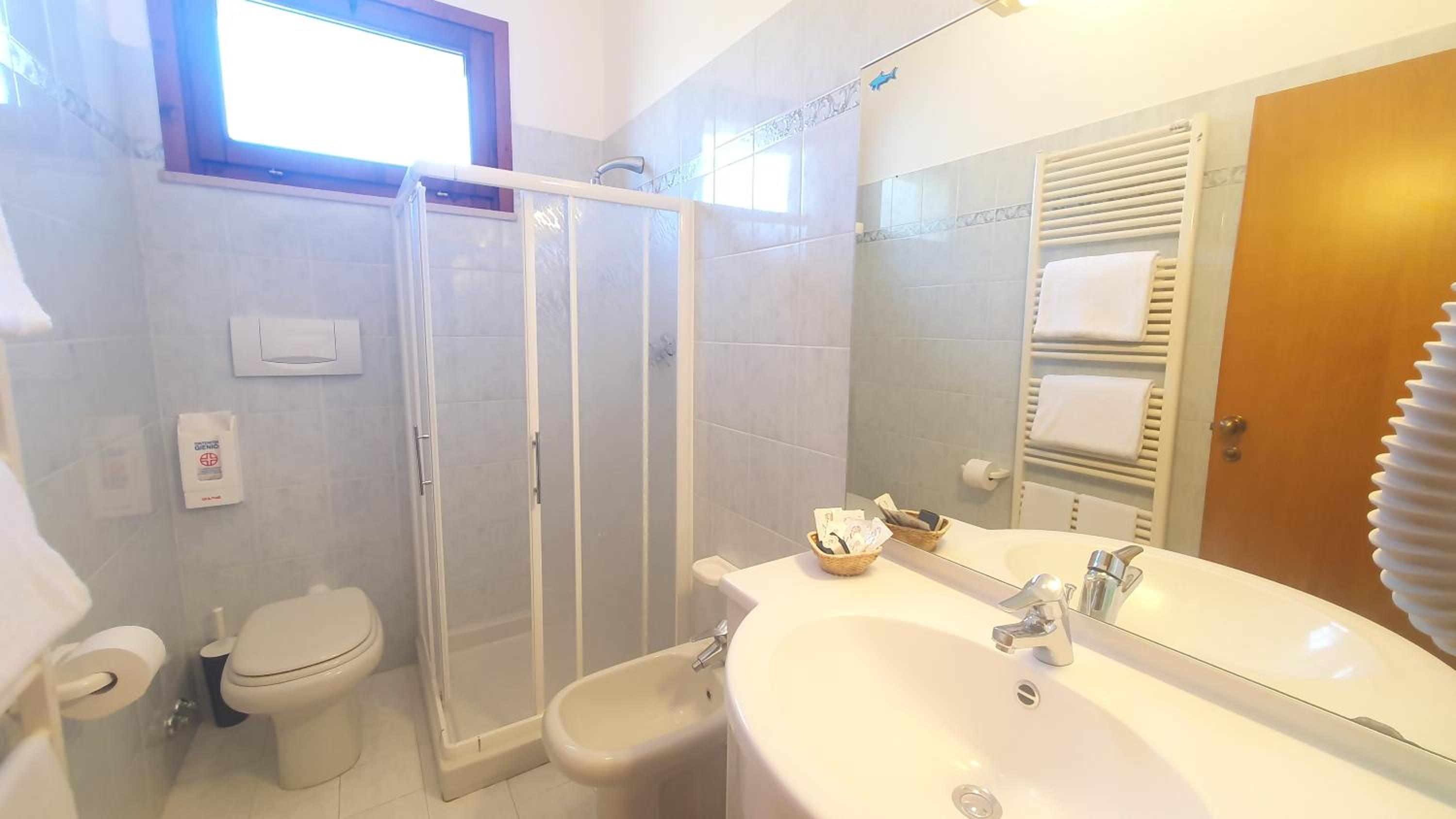 Double or Twin Room with Bathroom photo 2
