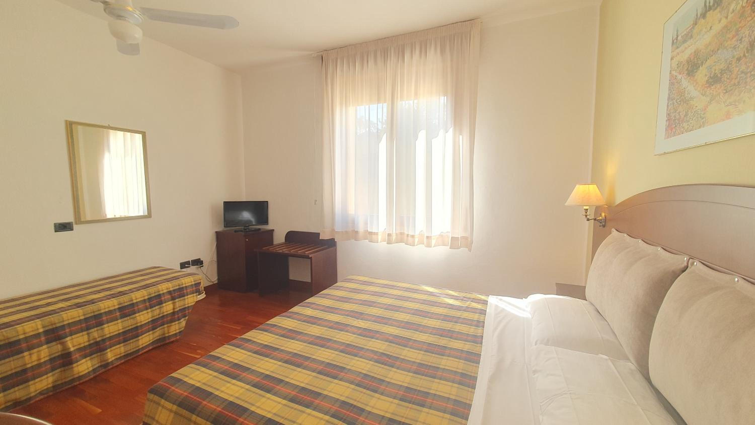 Triple Room with Bathroom photo 3