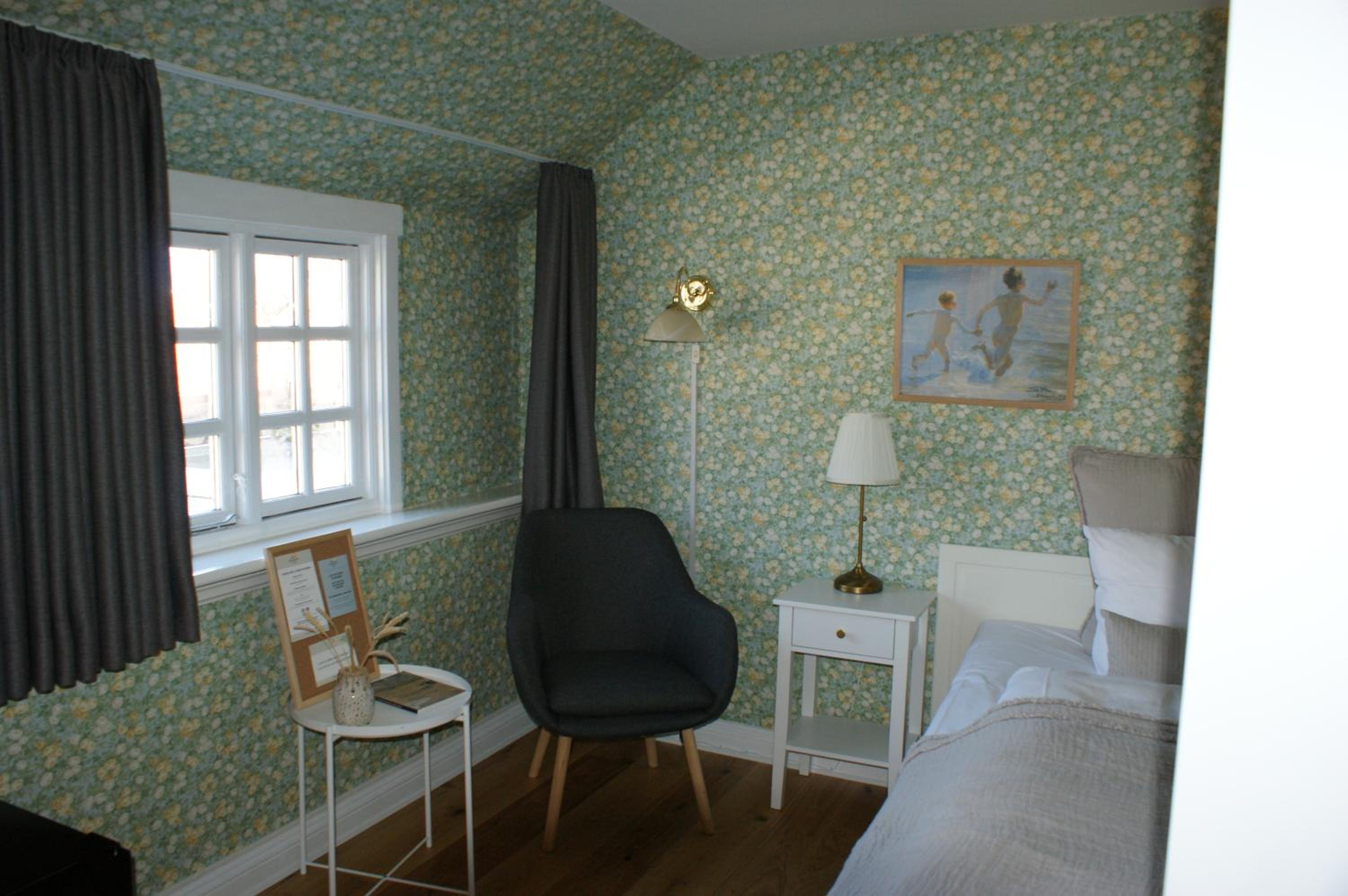 Single Room photo 2