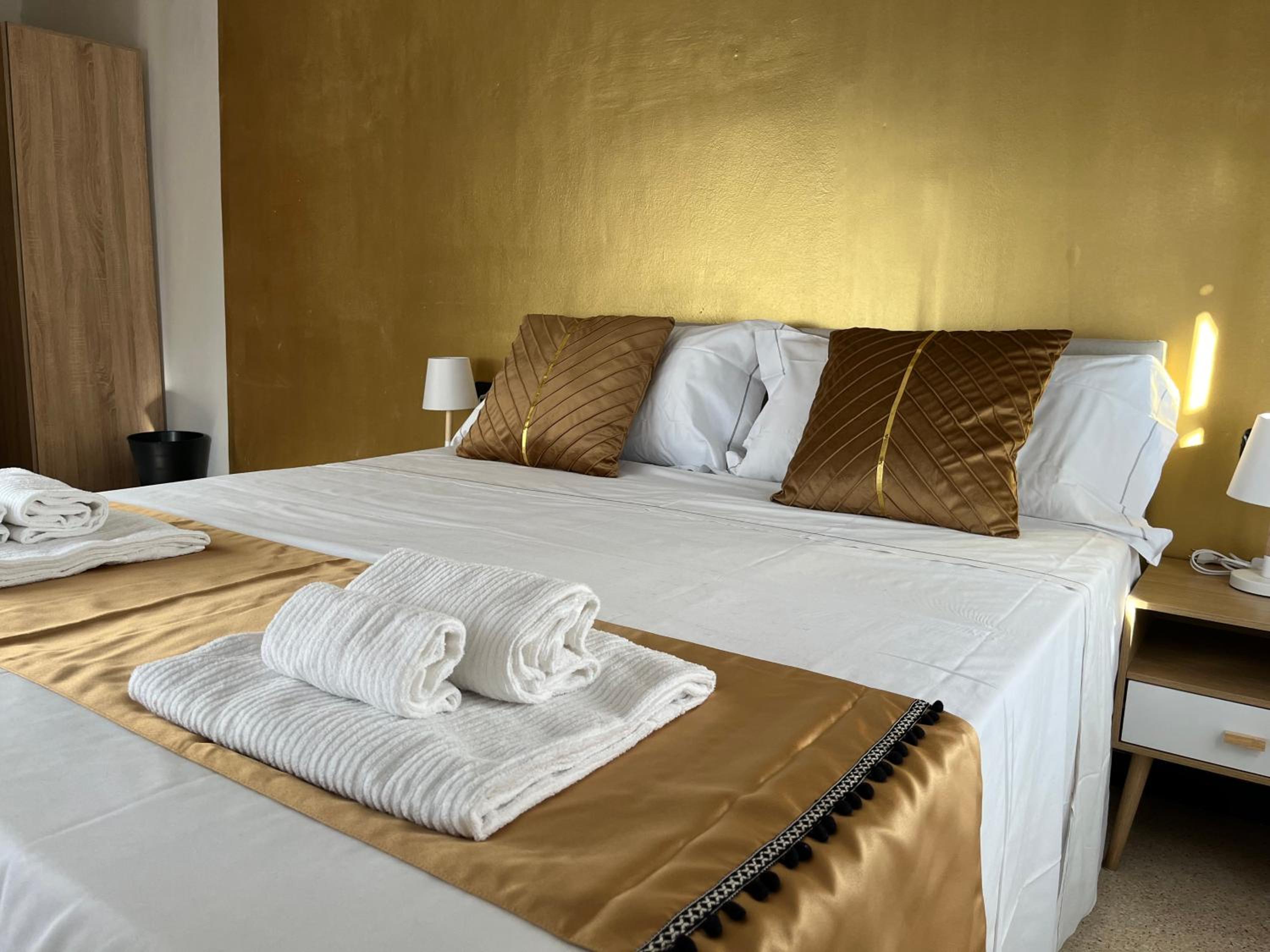 Double or Twin Room with Private Bathroom