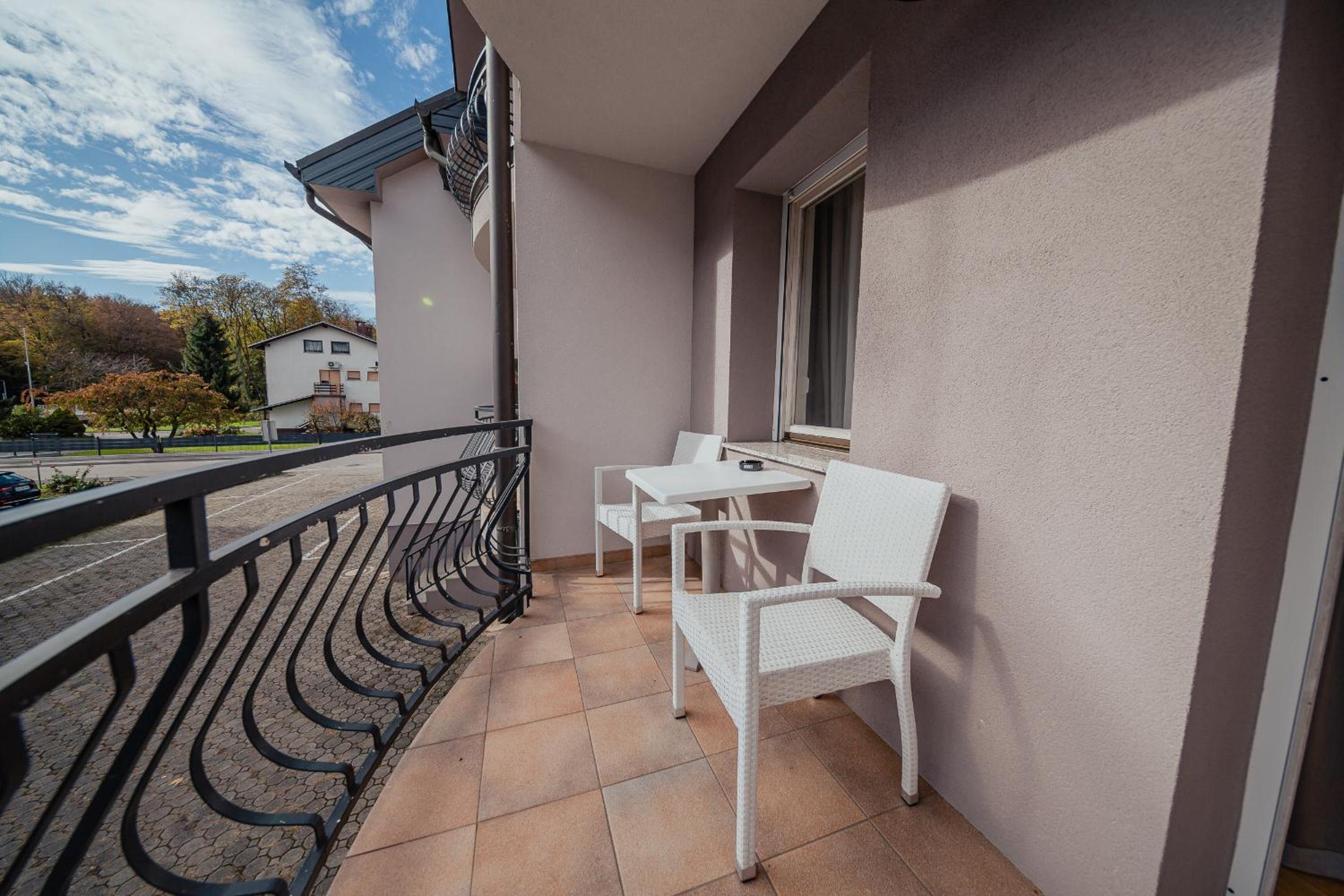 Comfort Double Room with Balcony - Photo 19