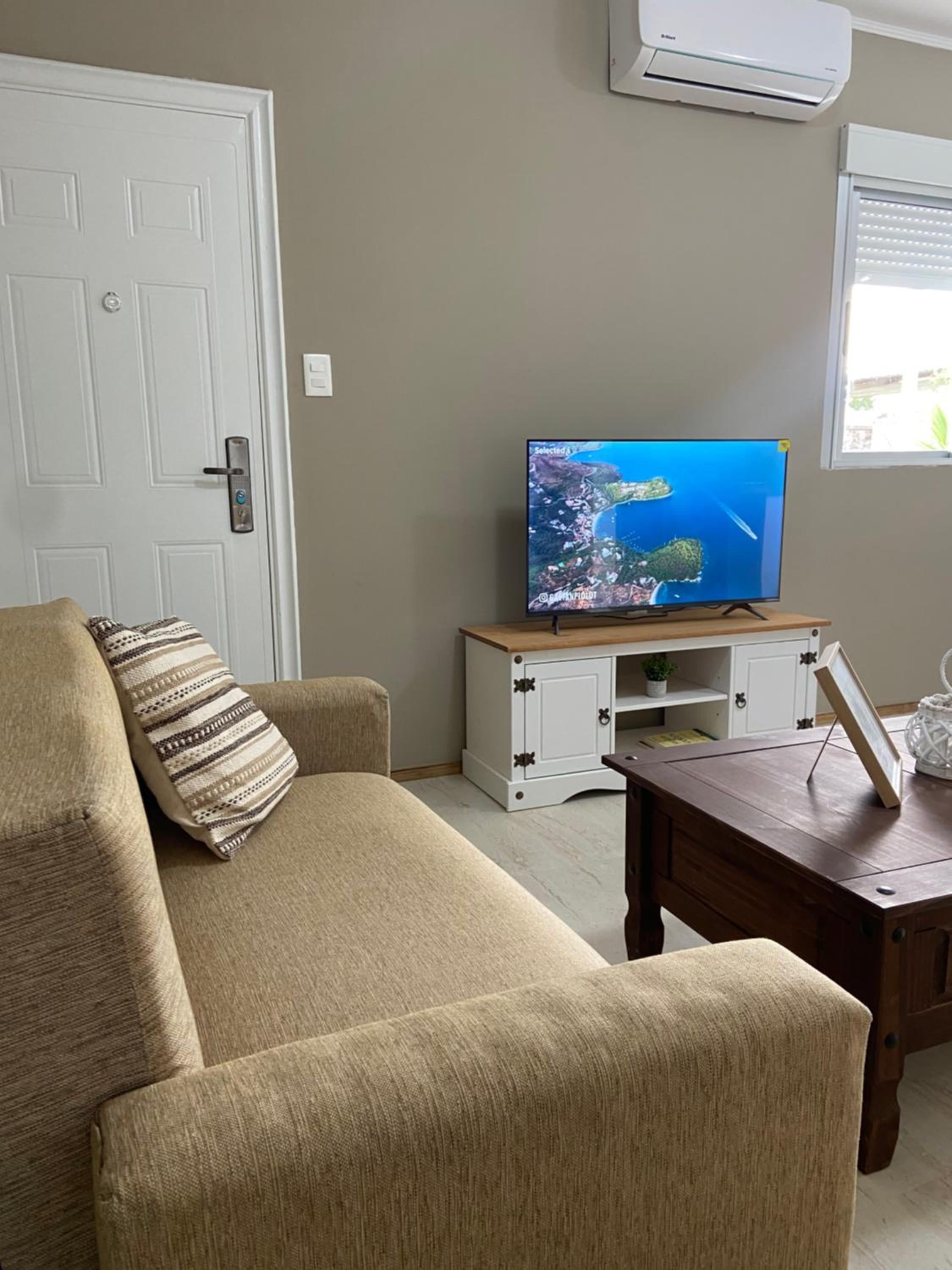 Apartment photo 2