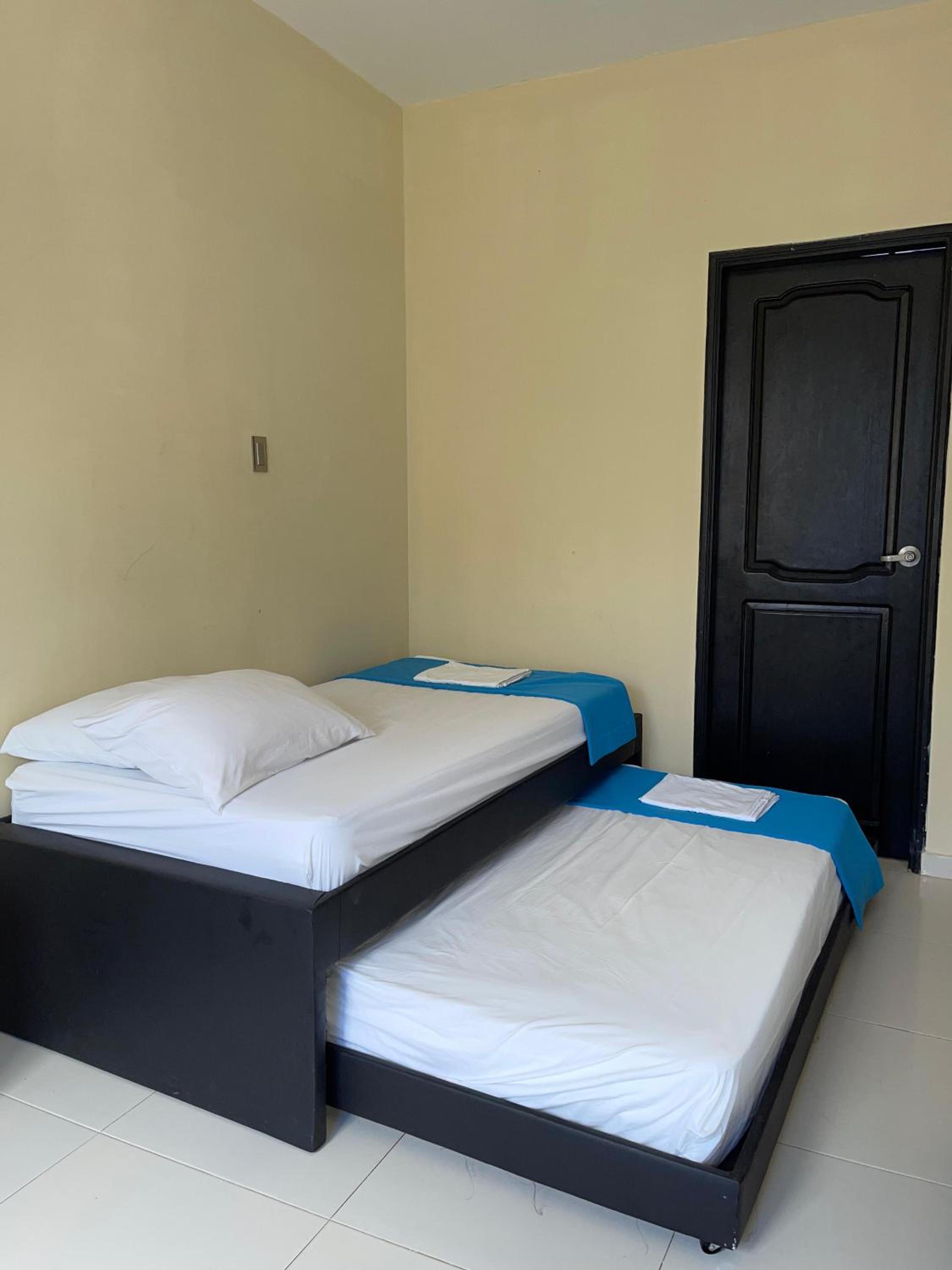 Large Twin Room photo 2