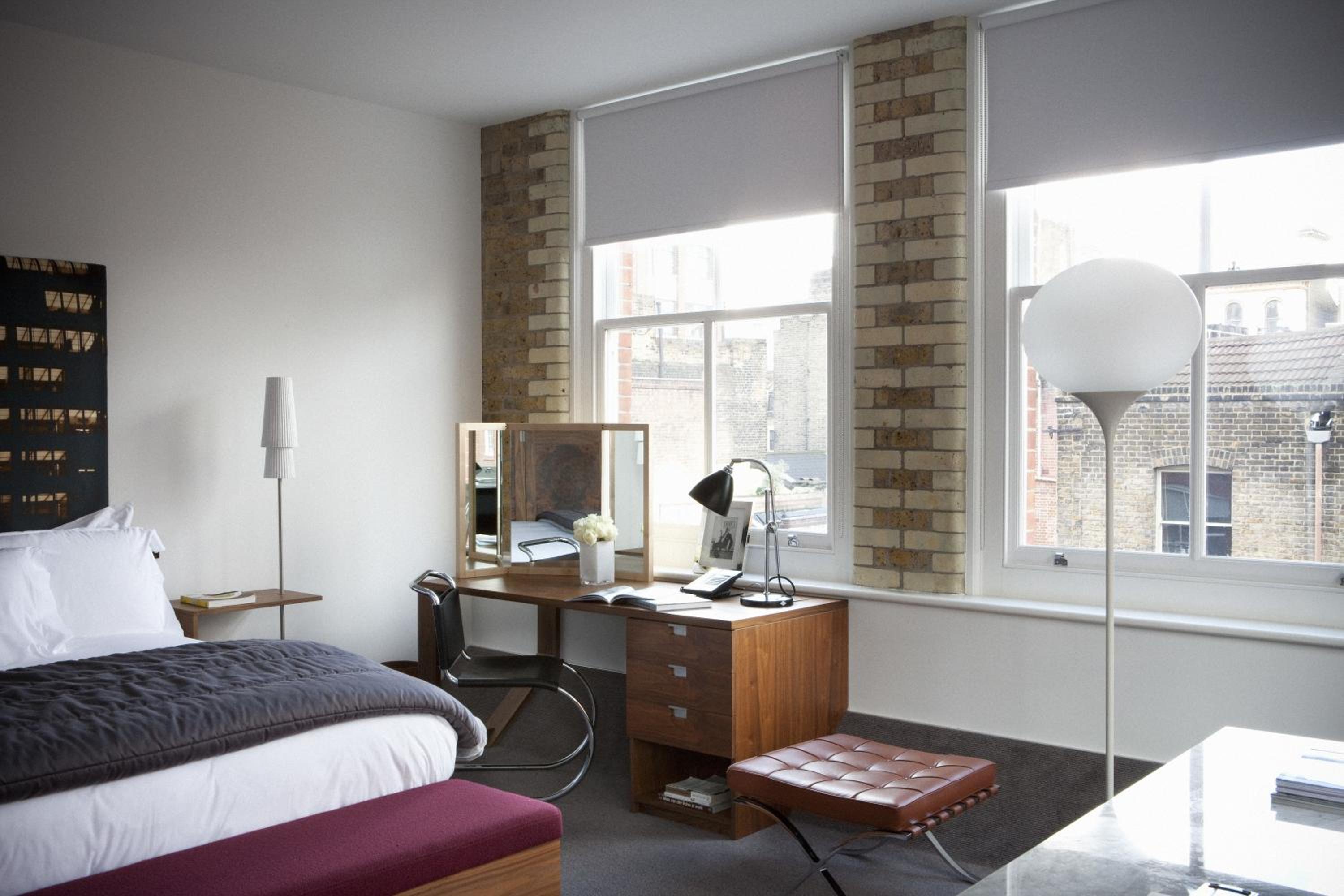 Corner Room photo 2
