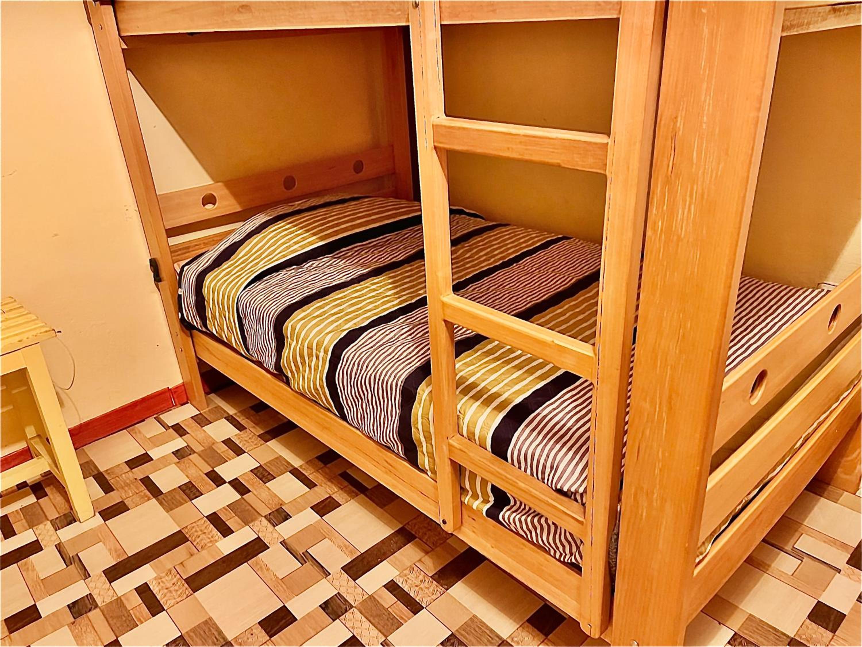 Economy Quadruple Room photo 2