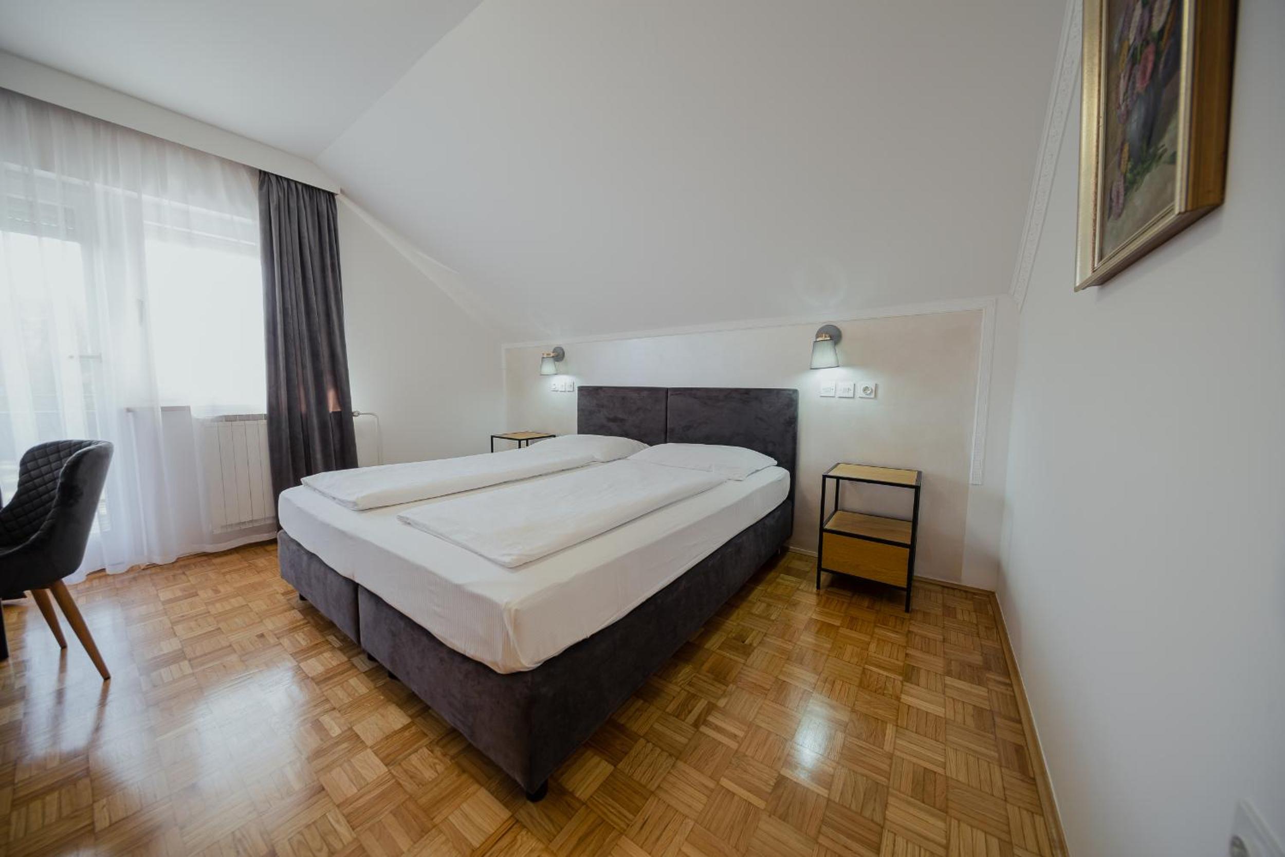 Comfort Double Room with Balcony - Photo 17