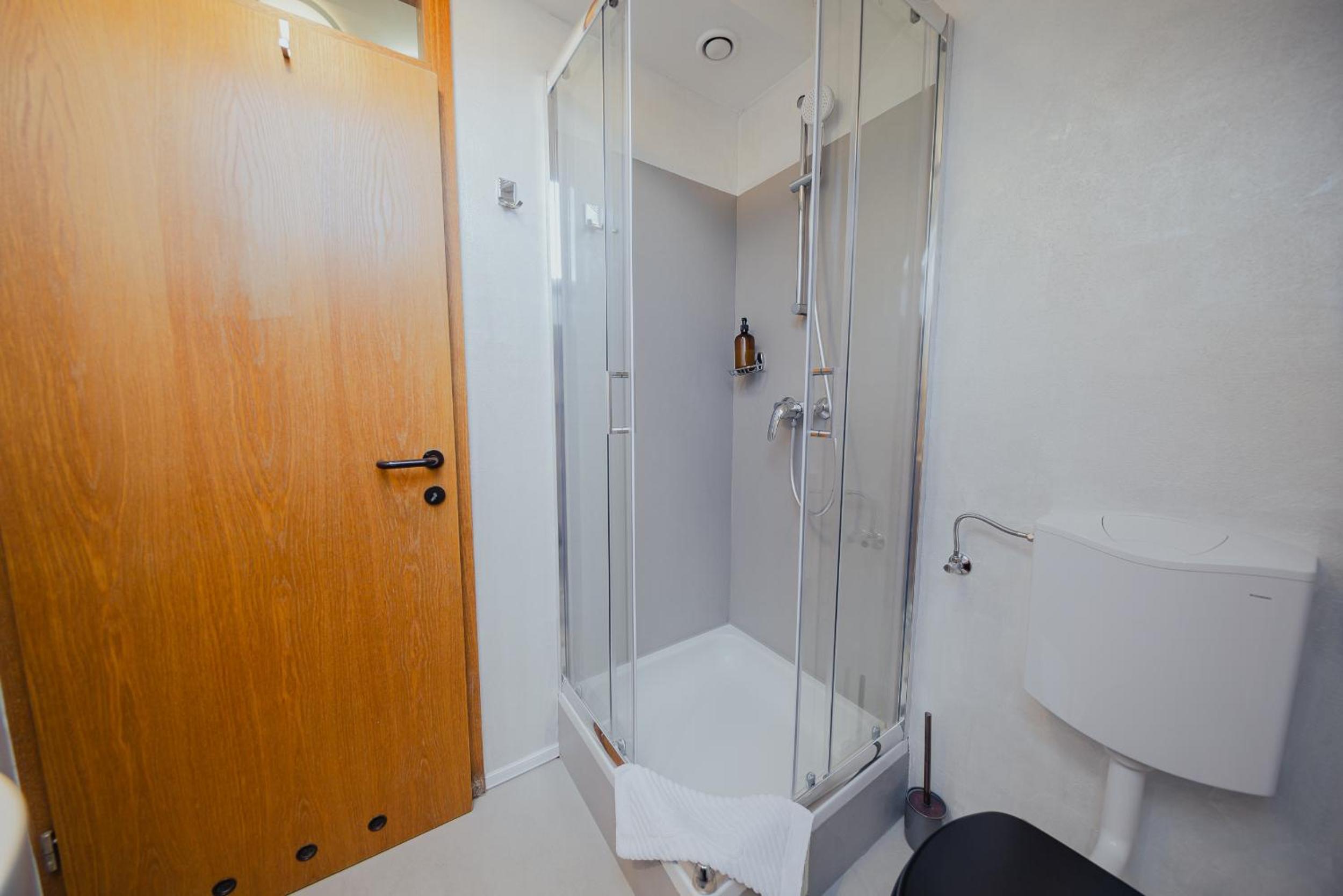Comfort Double Room with Balcony - Photo 14
