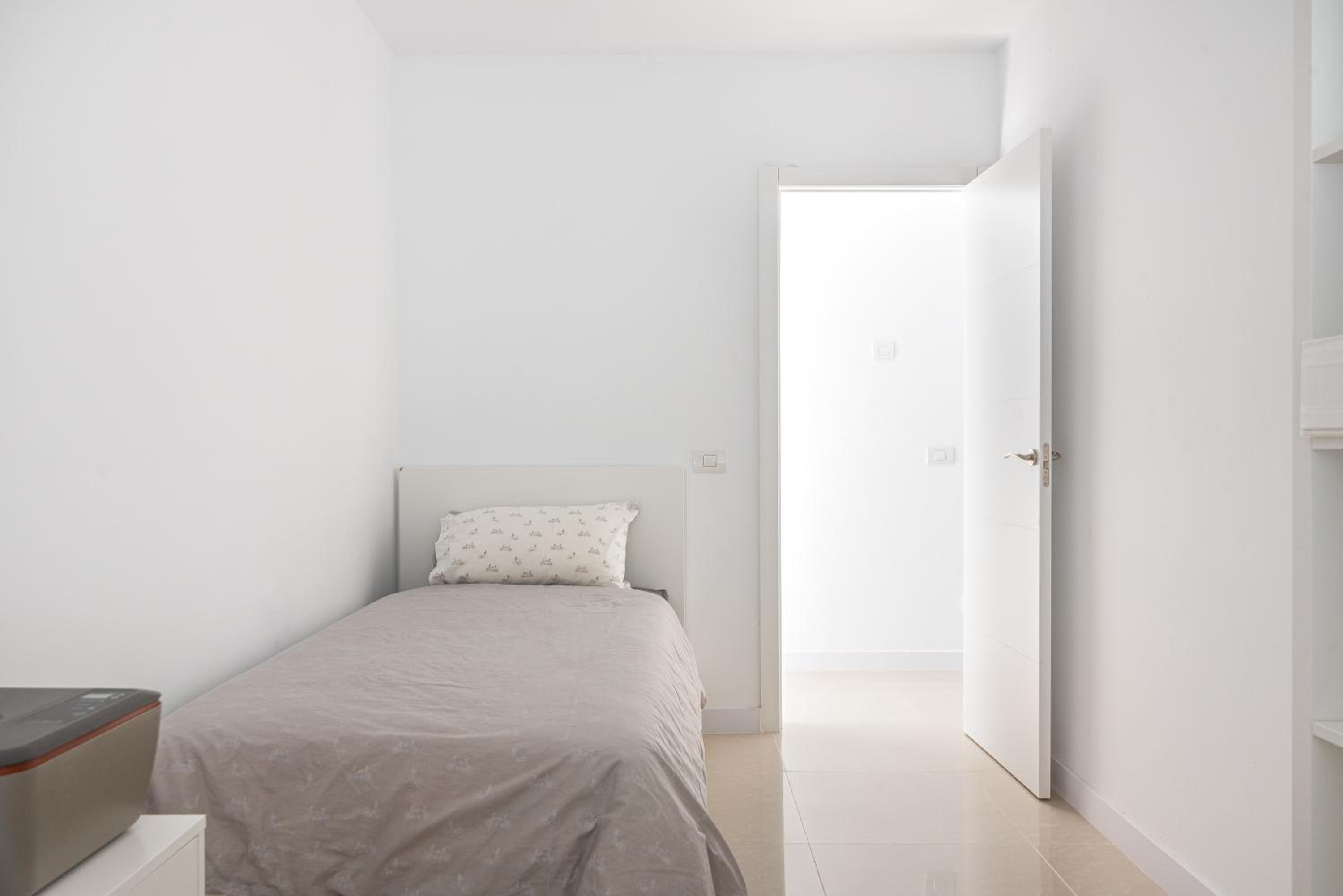 Three-Bedroom House photo 3