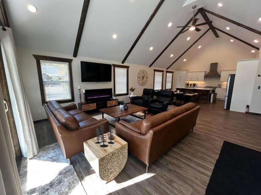 Three-Bedroom Villa photo 1