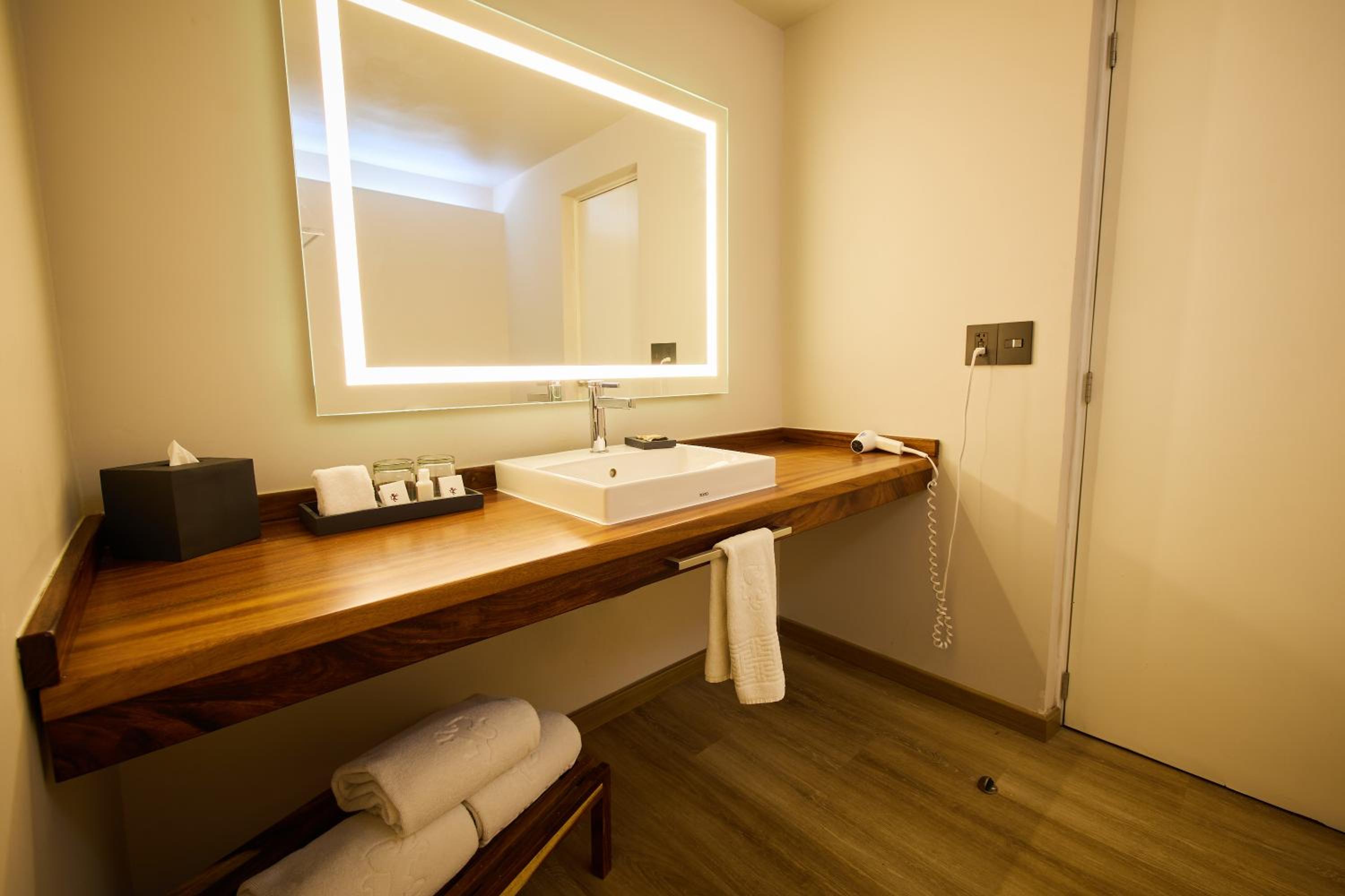 Deluxe Double Room - Photo 6