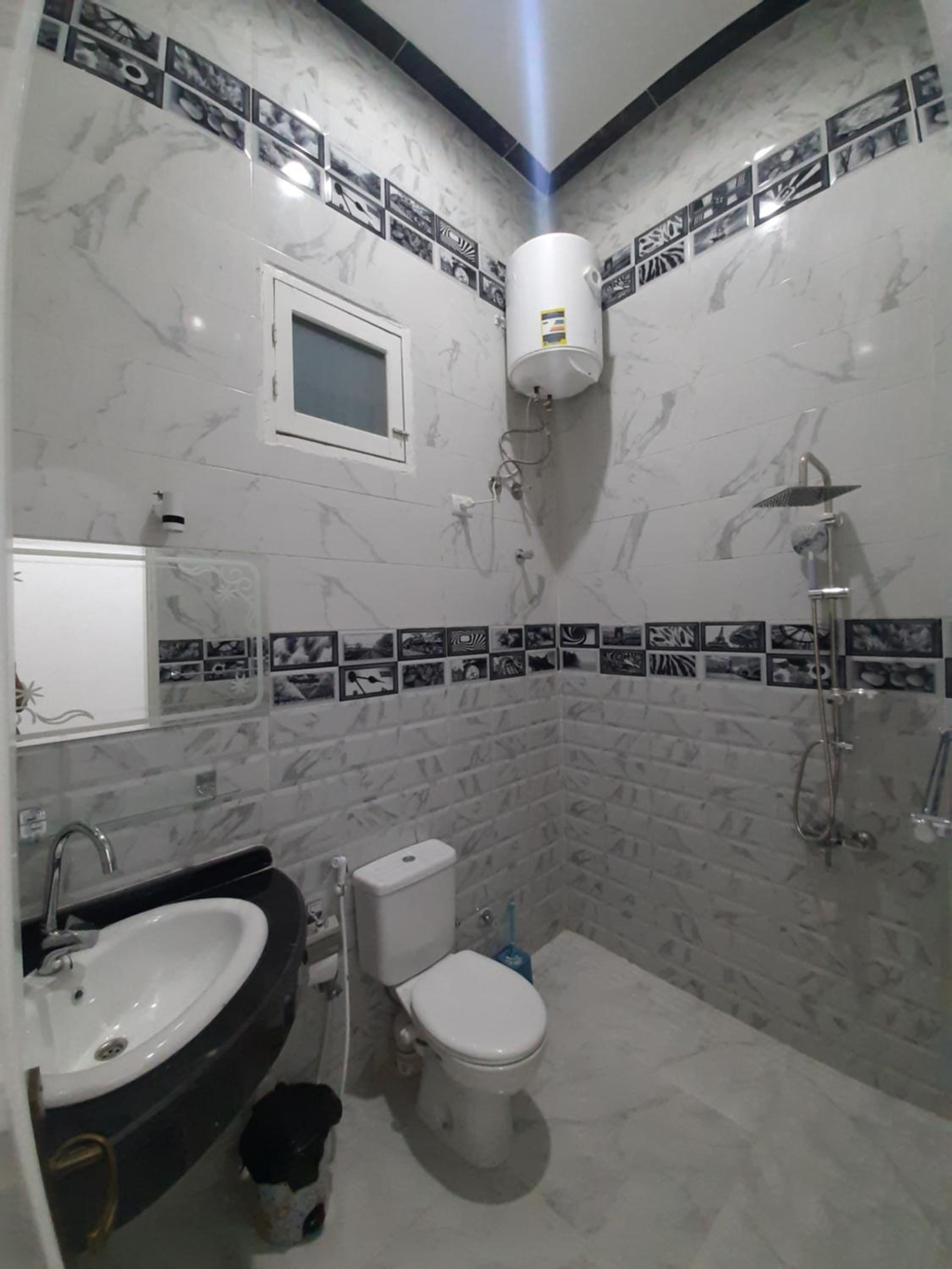 Twin Room with Private Bathroom photo 3